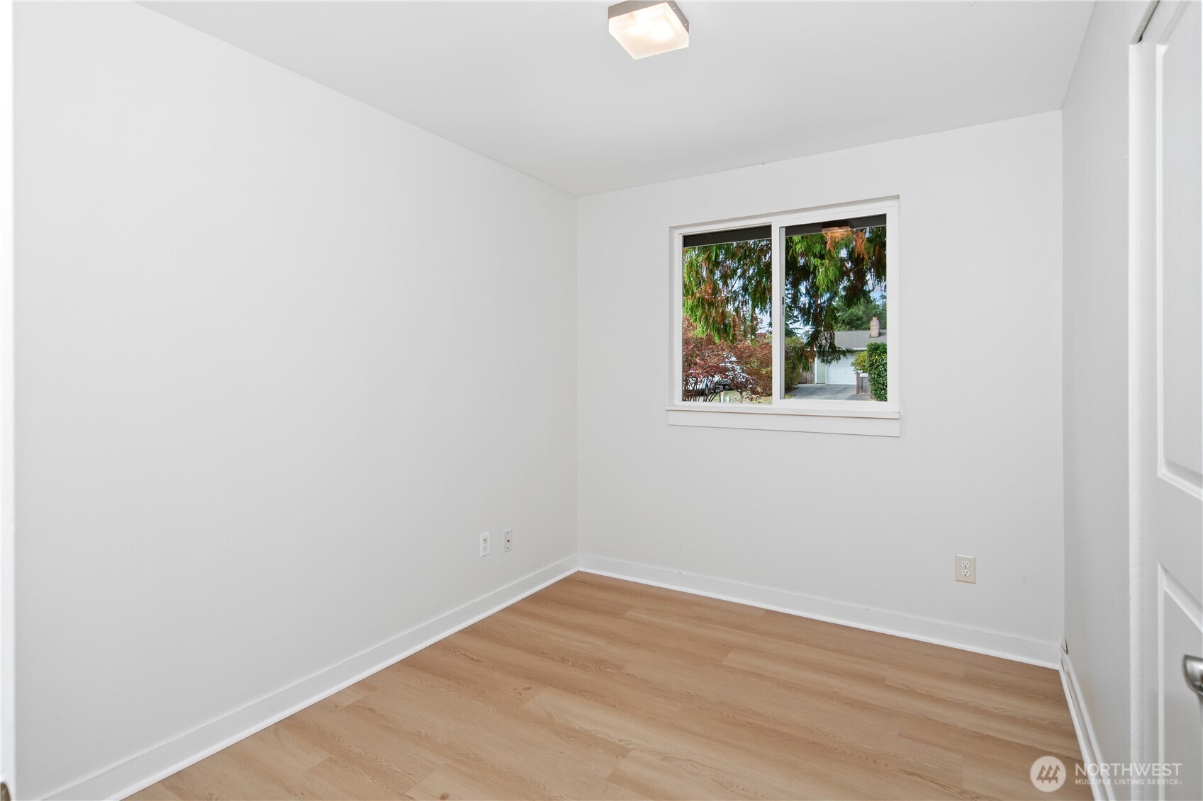 property viewer photo 15