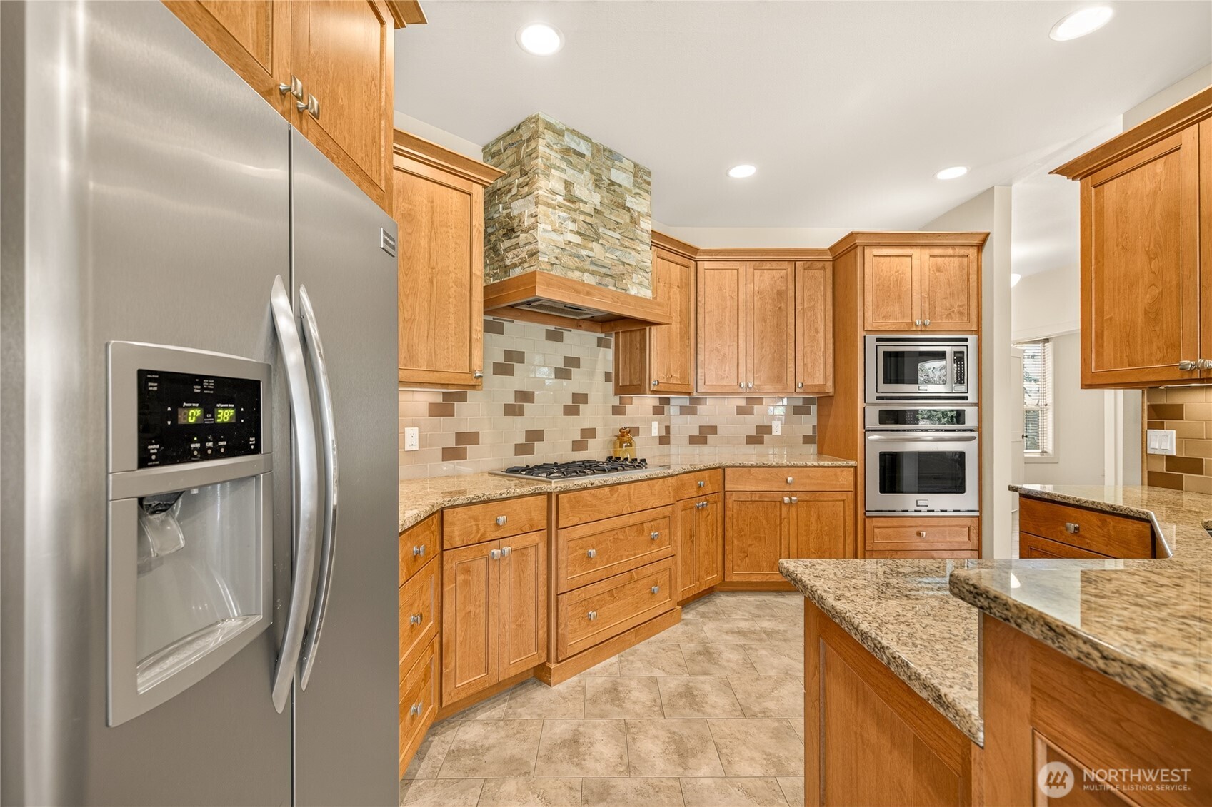 main property photo 18