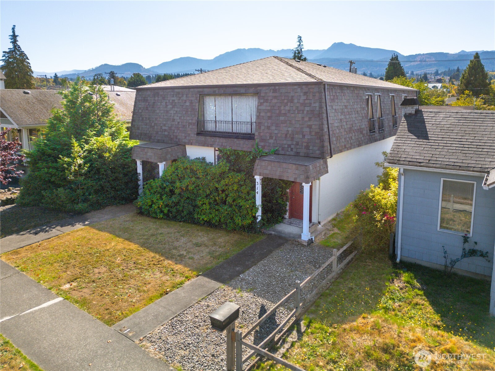 main property photo 0