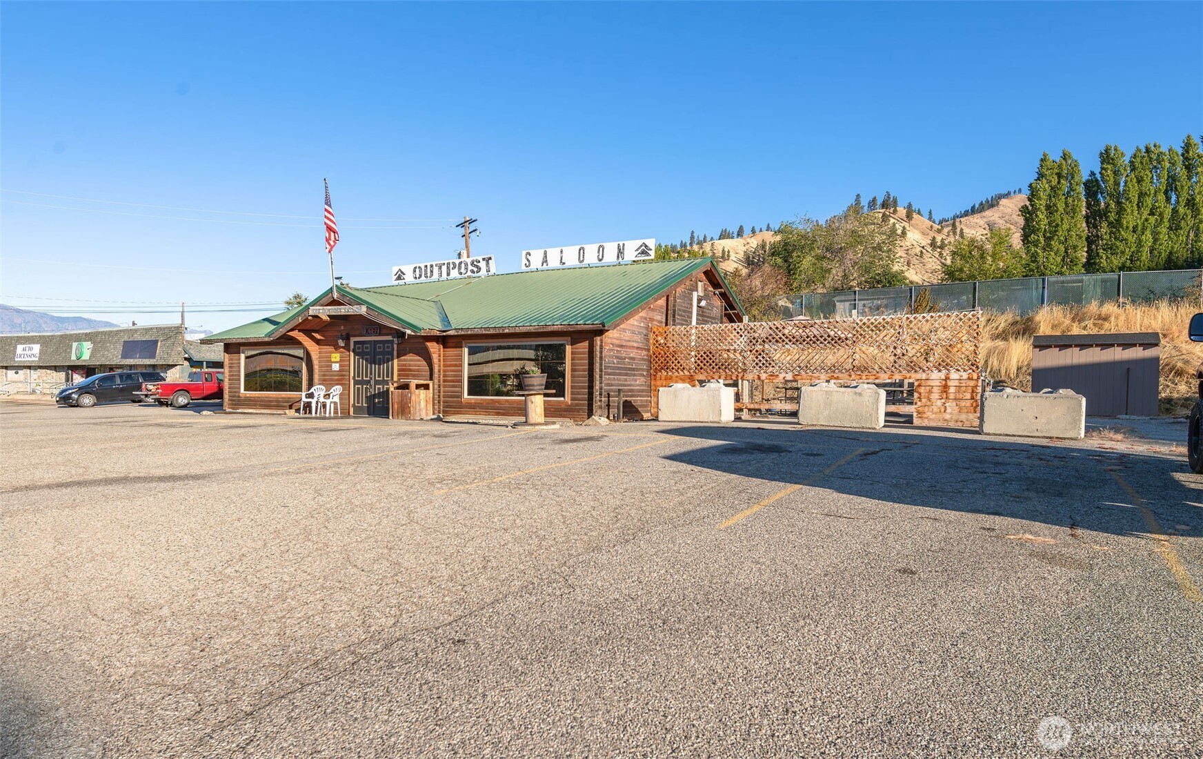 main property photo 25