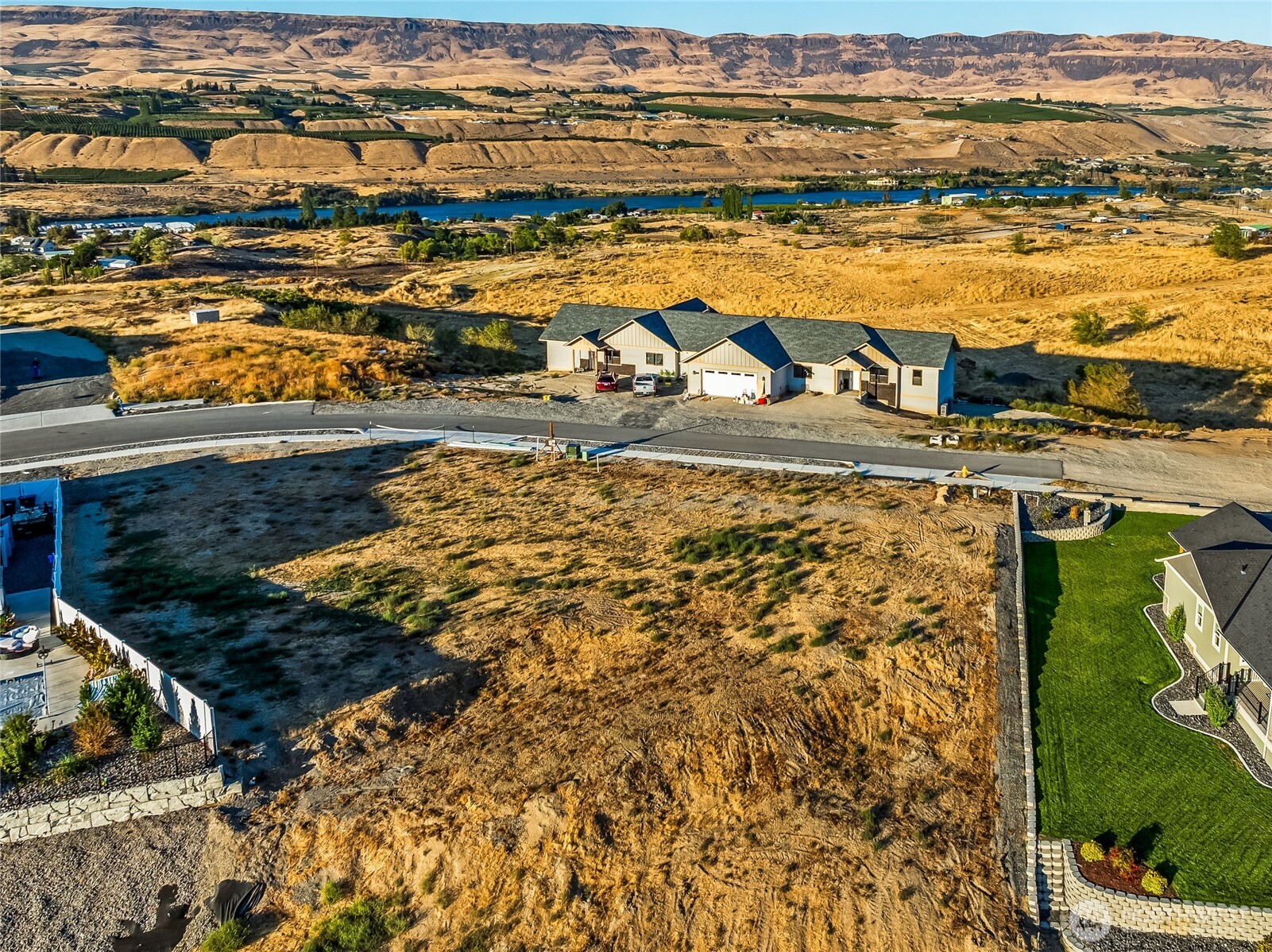 main property photo 4