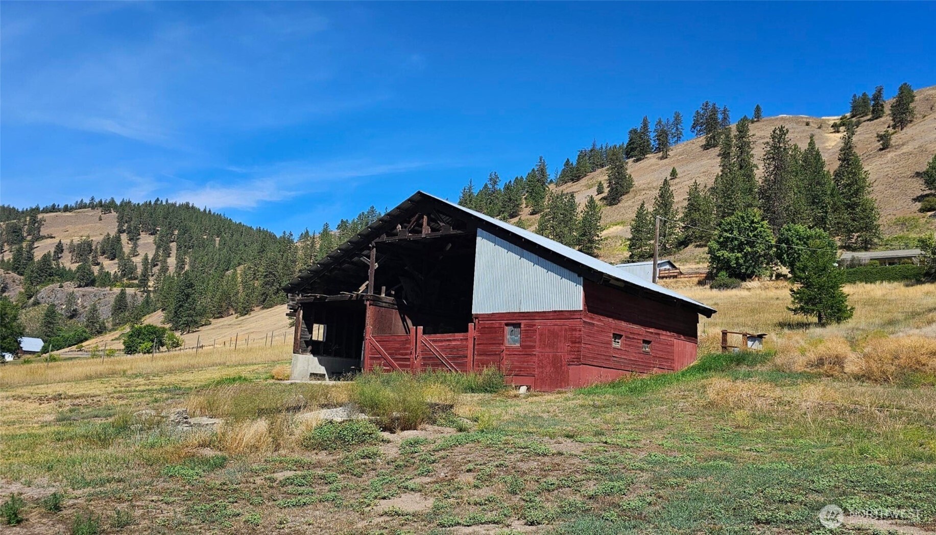 main property photo 31