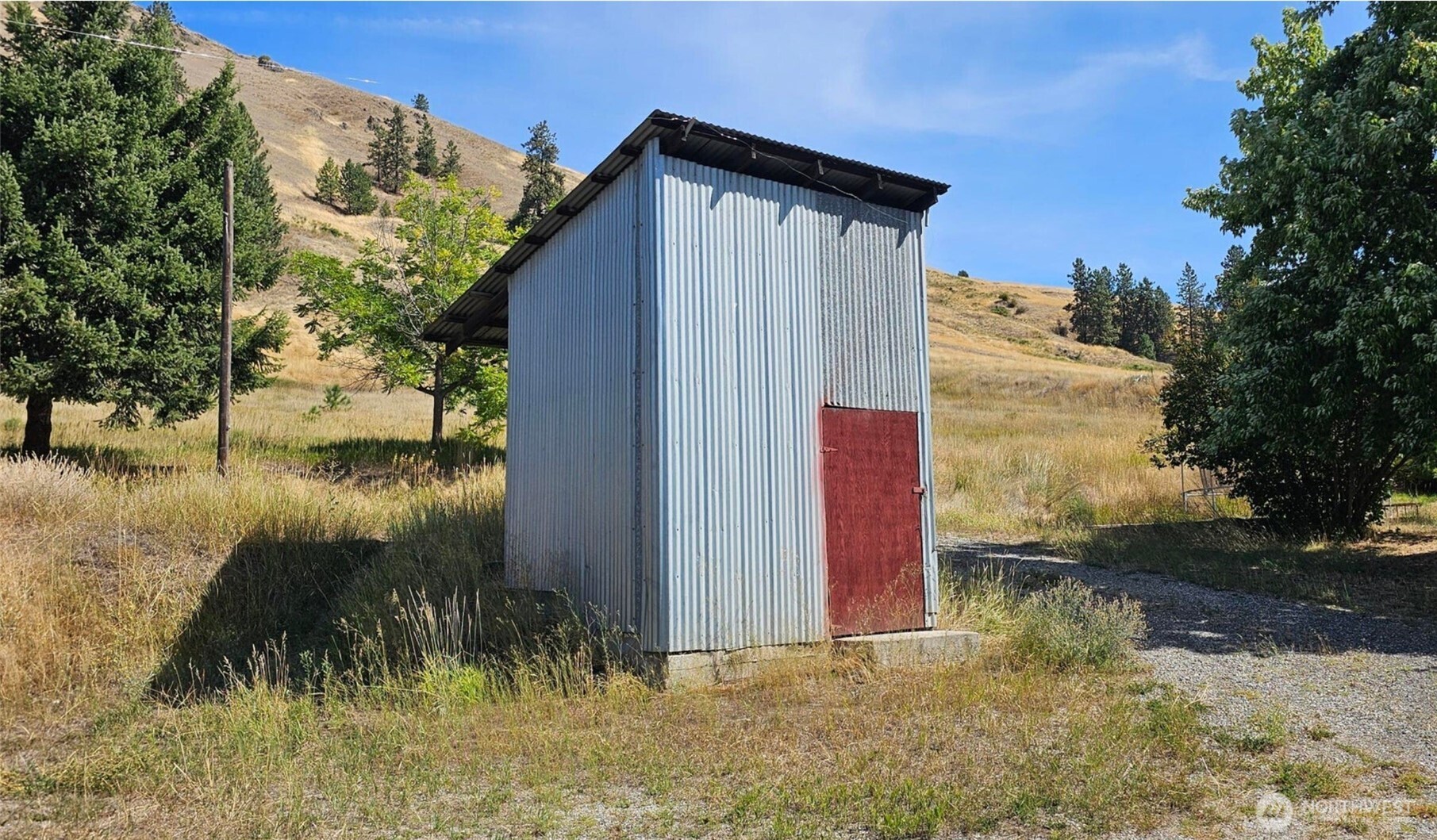 main property photo 35