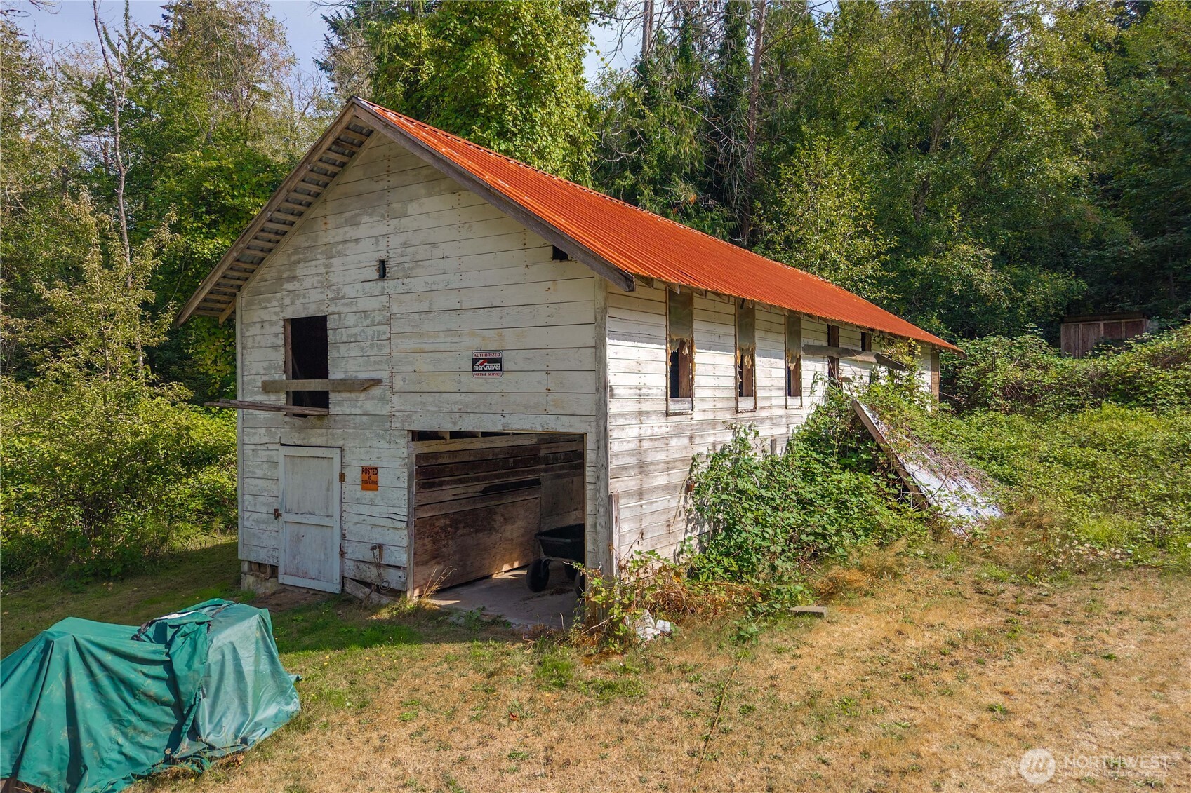 main property photo 32