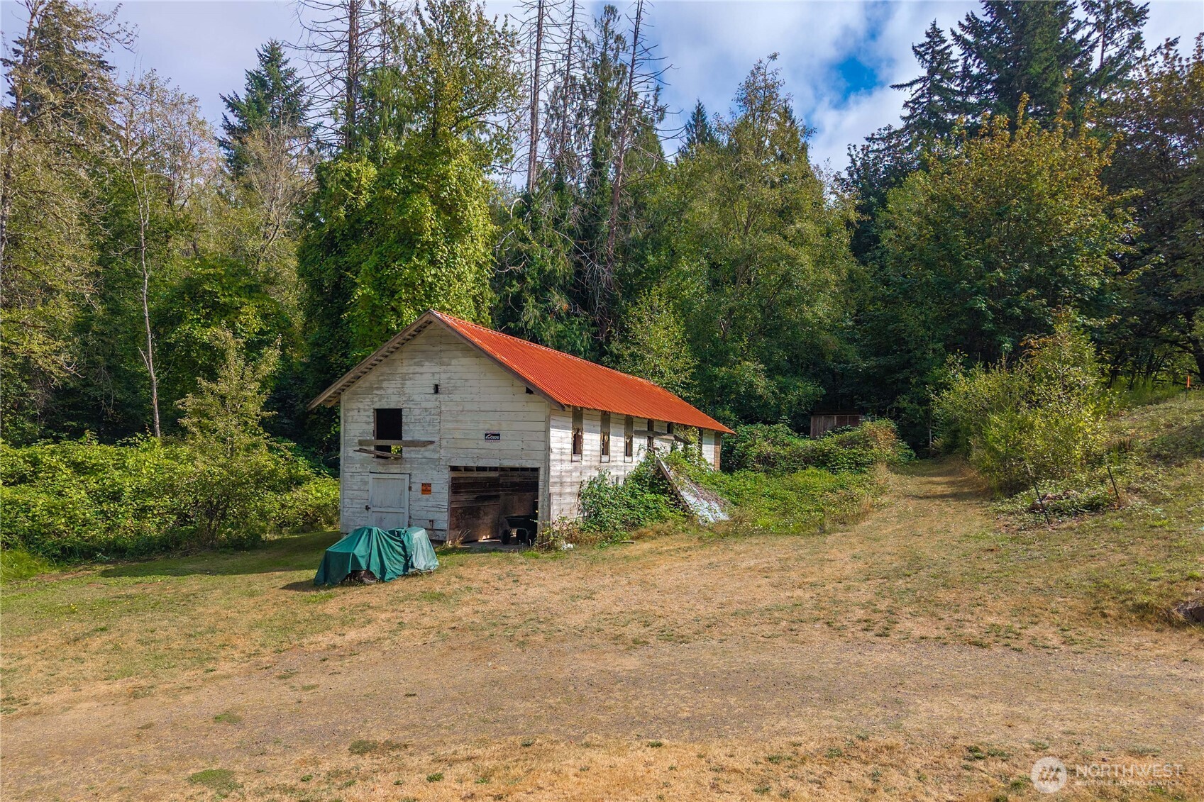 main property photo 33
