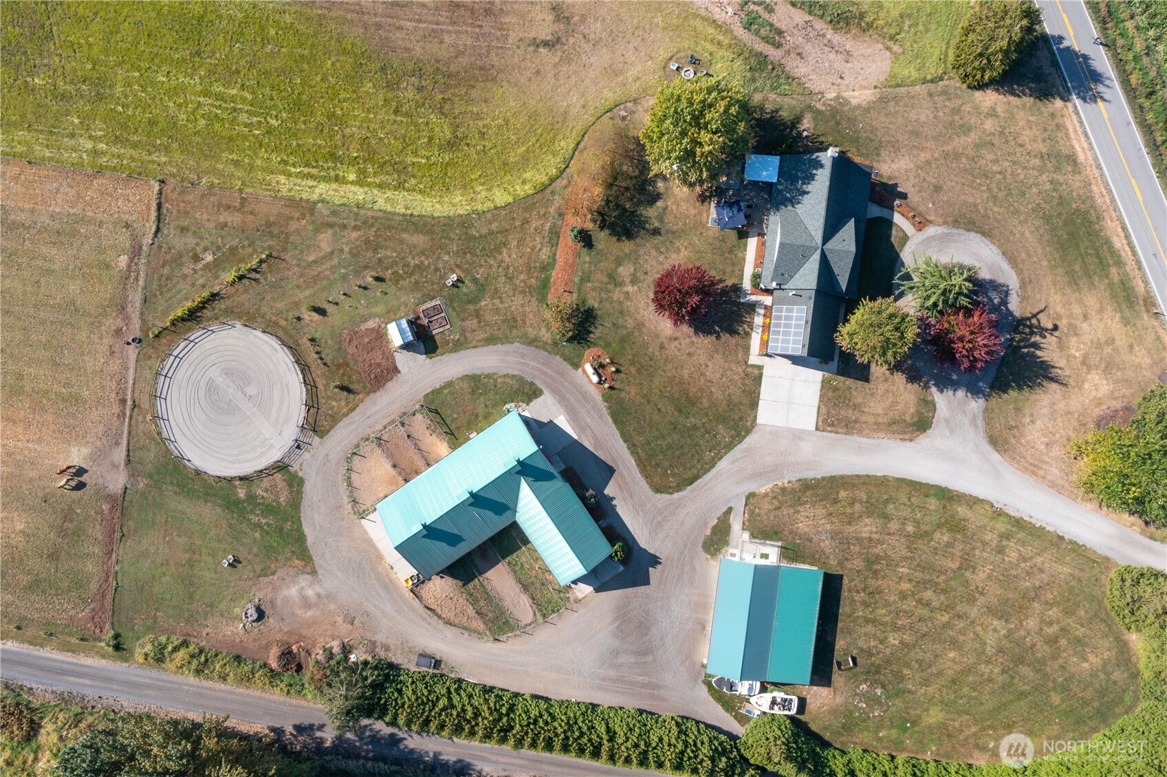 main property photo 37