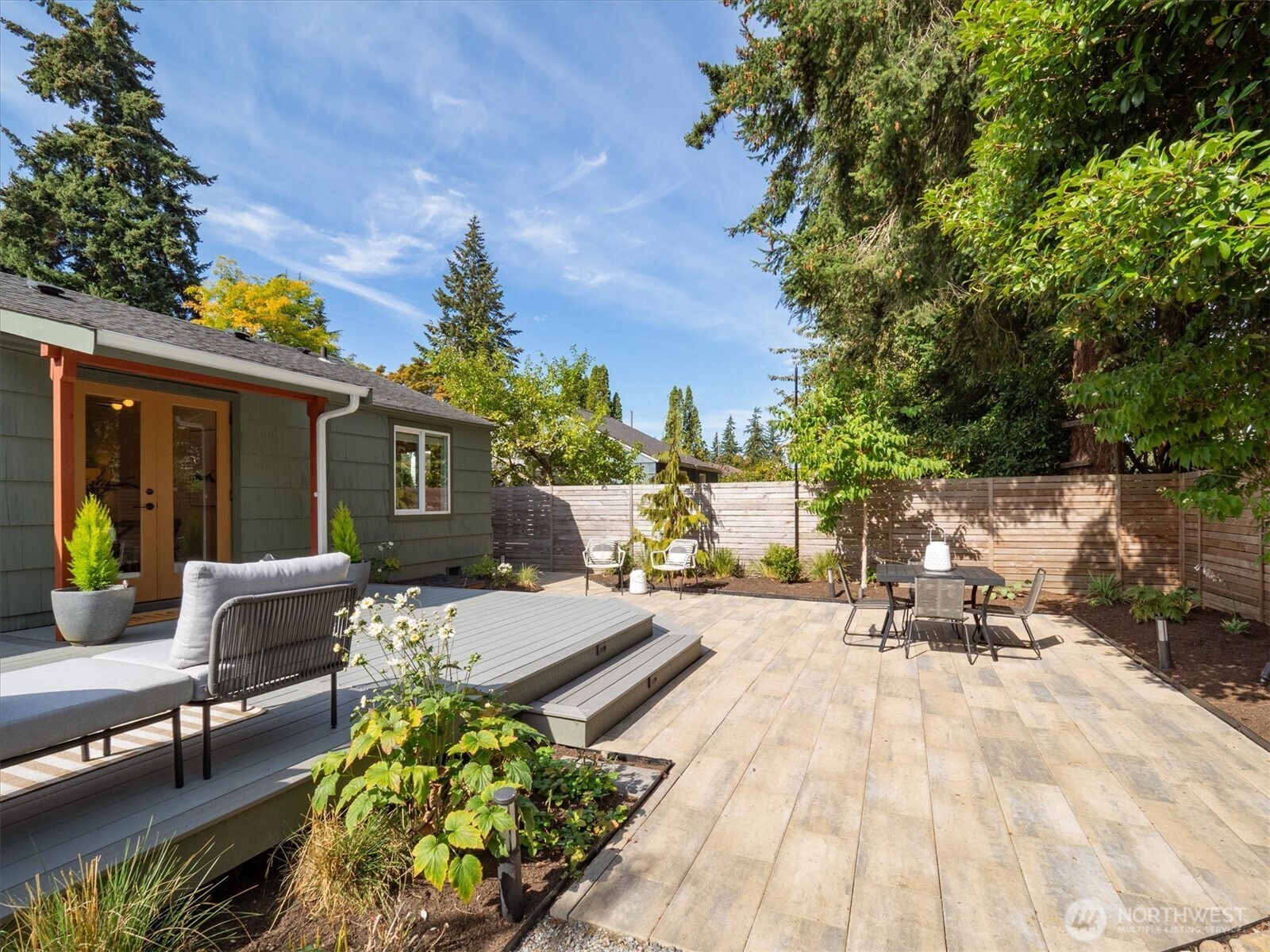 property viewer photo 16