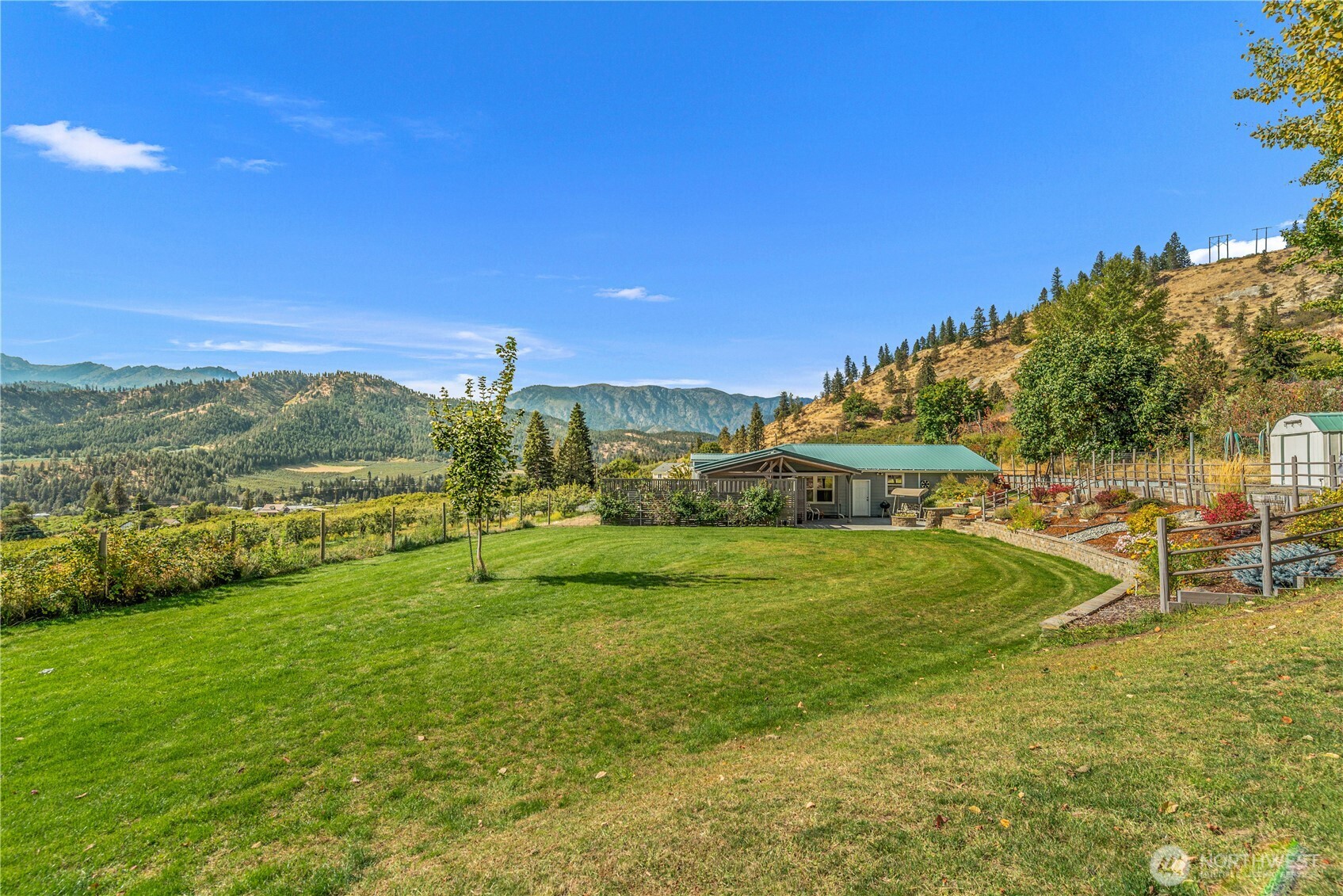 main property photo 28