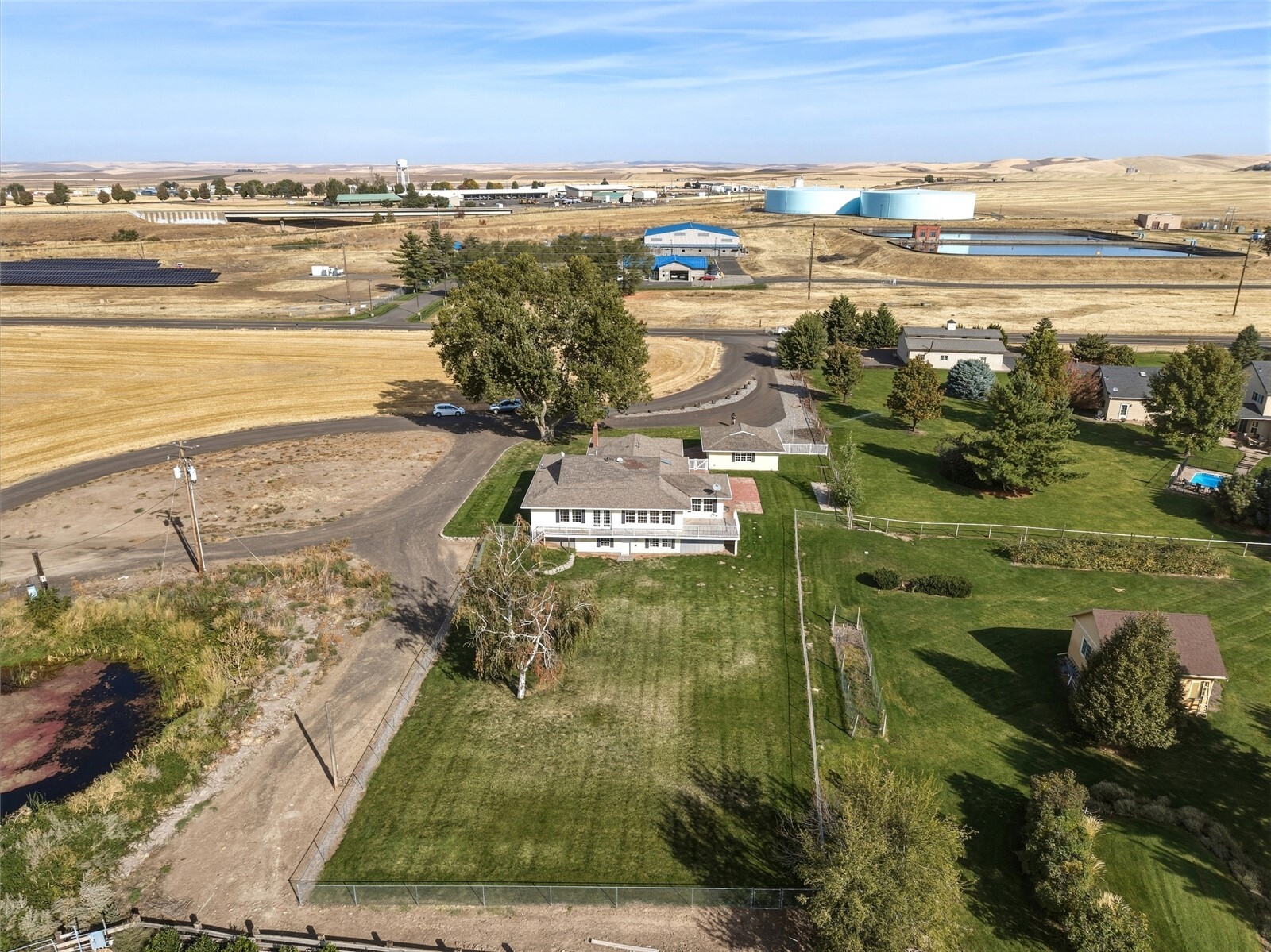main property photo 39