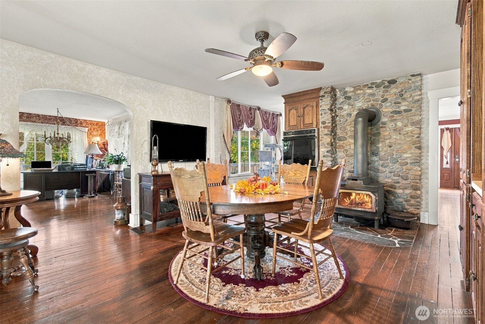 main property photo 15