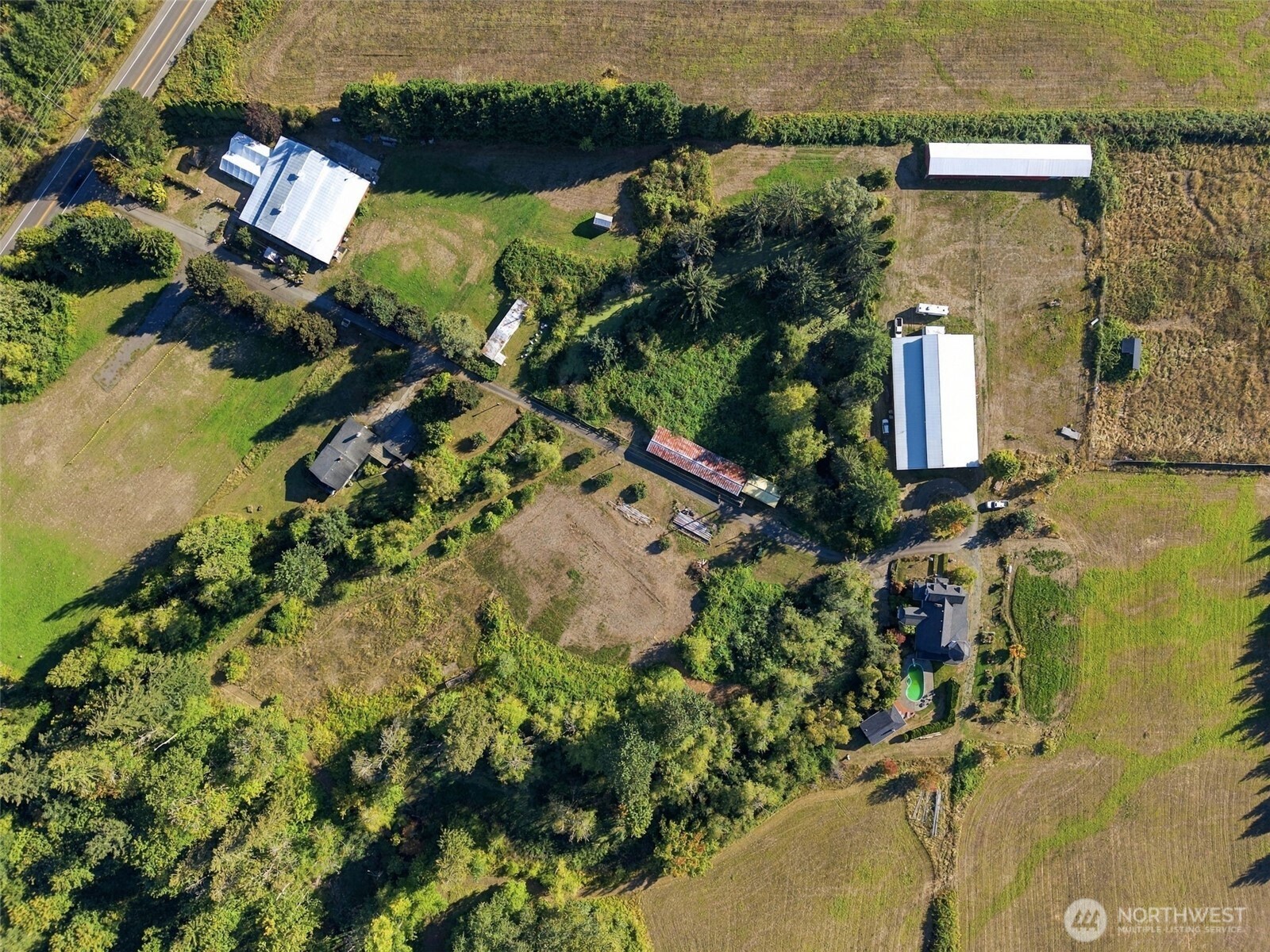 main property photo 33