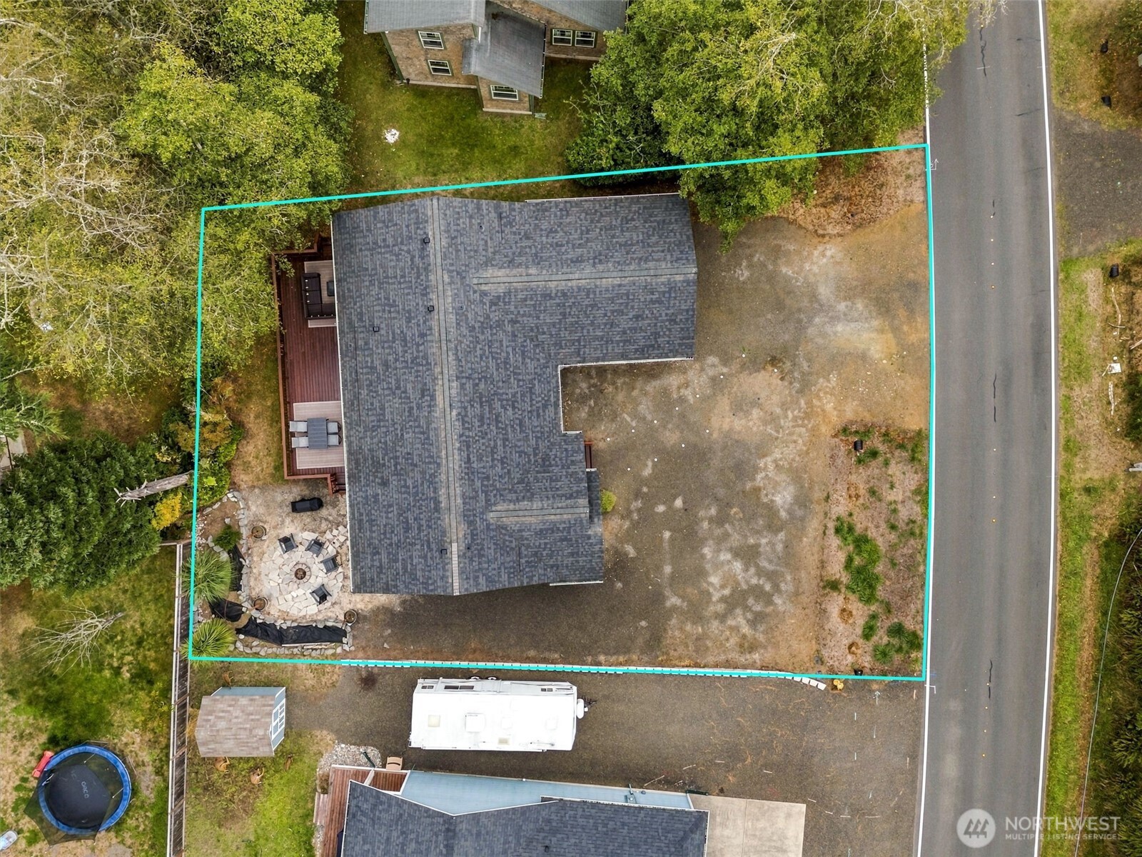 main property photo 30