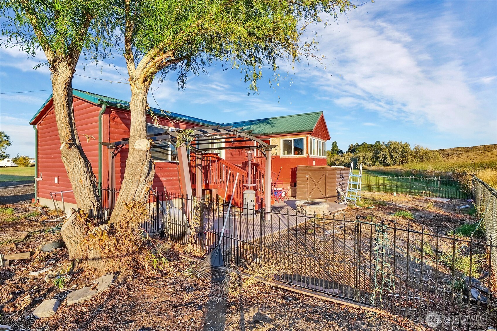 main property photo 8