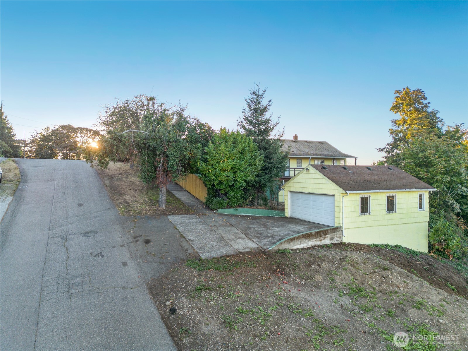 main property photo 31