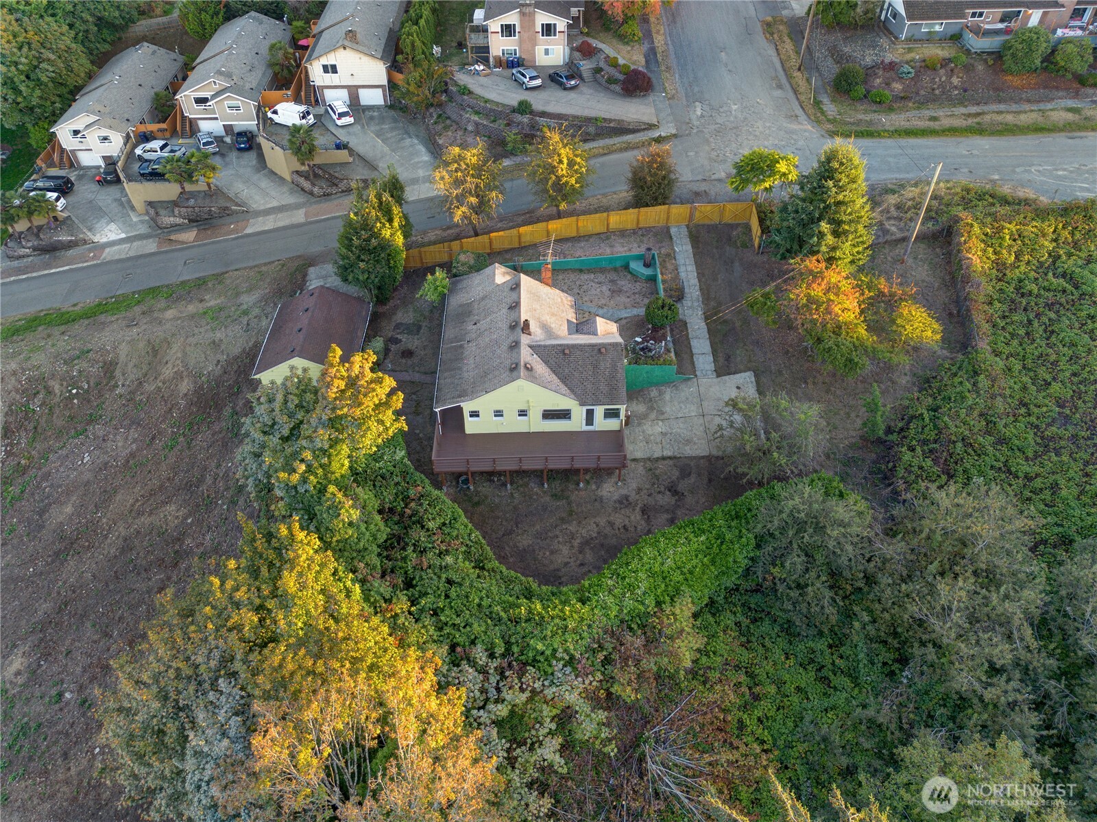 main property photo 38