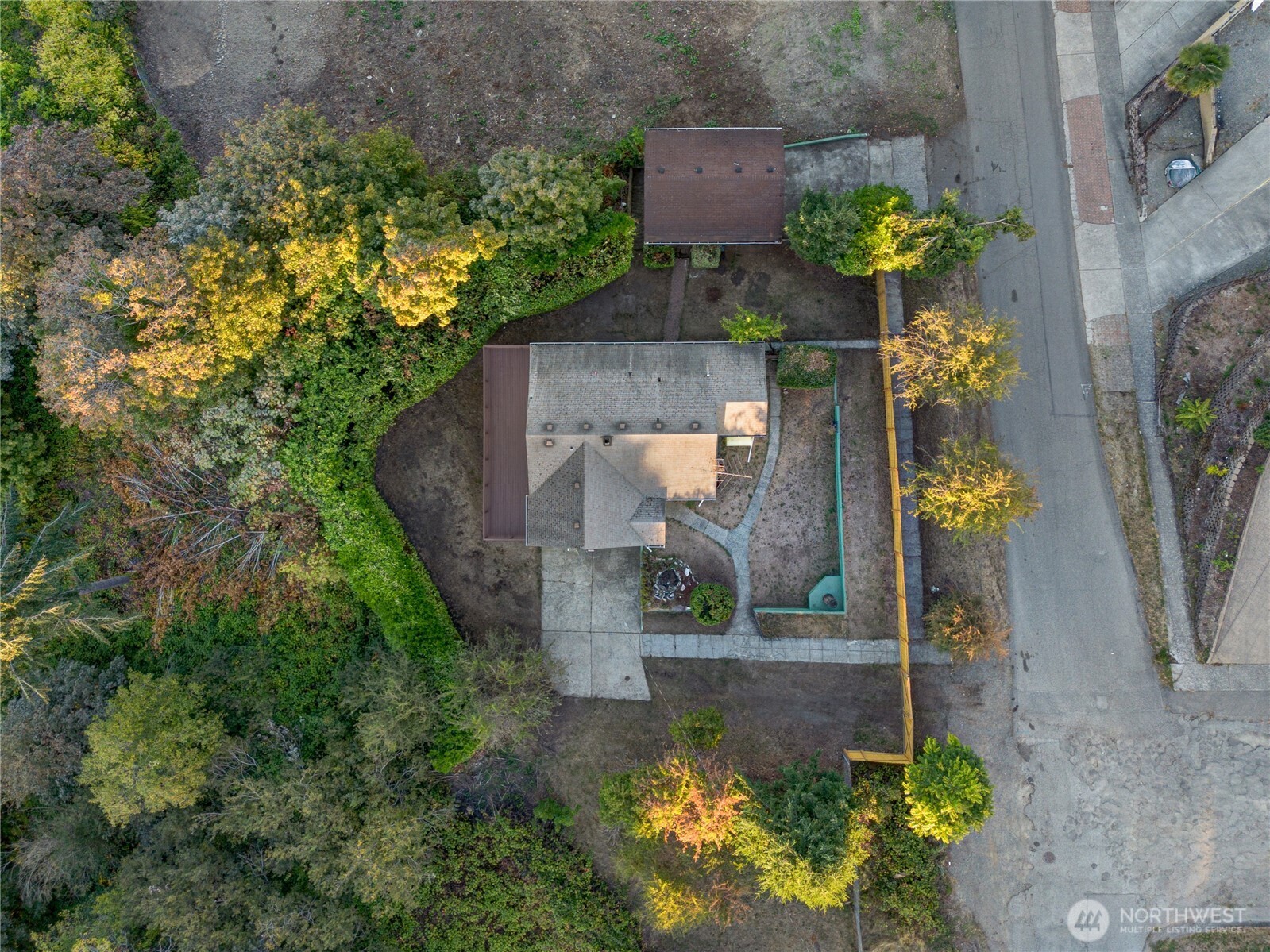 main property photo 39