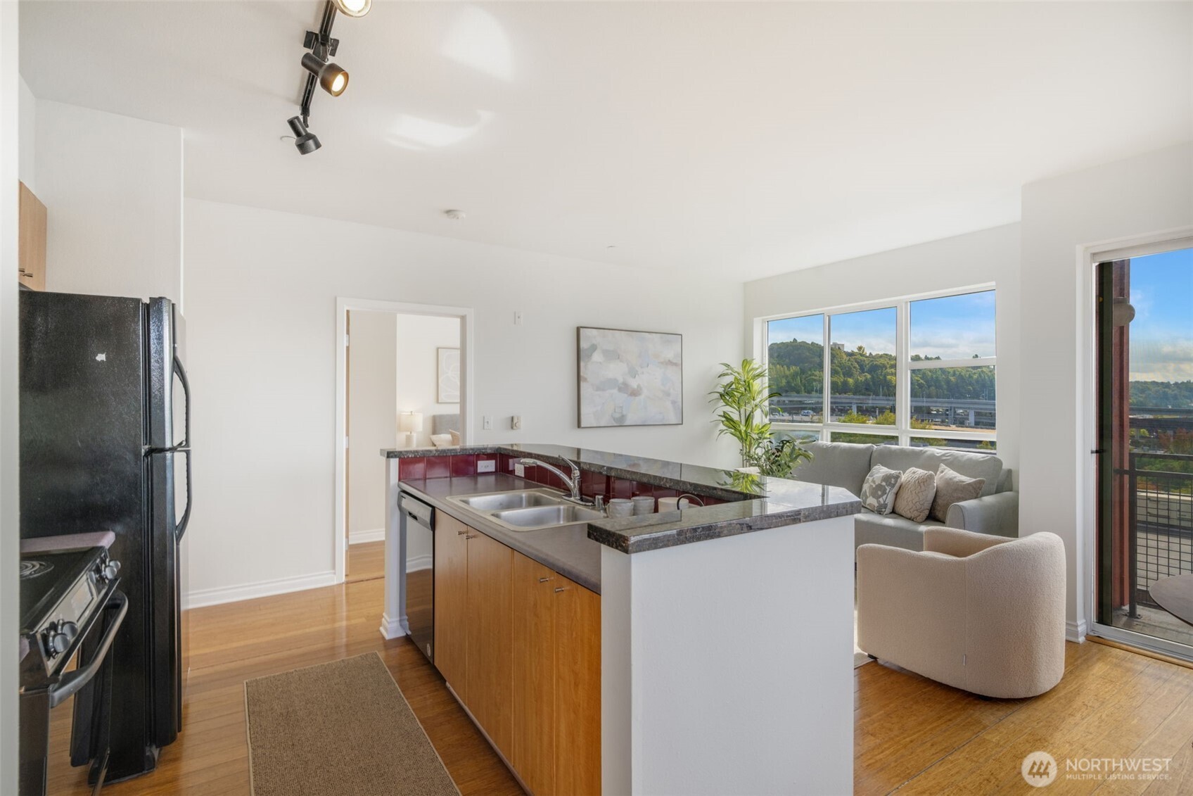 property viewer photo 16