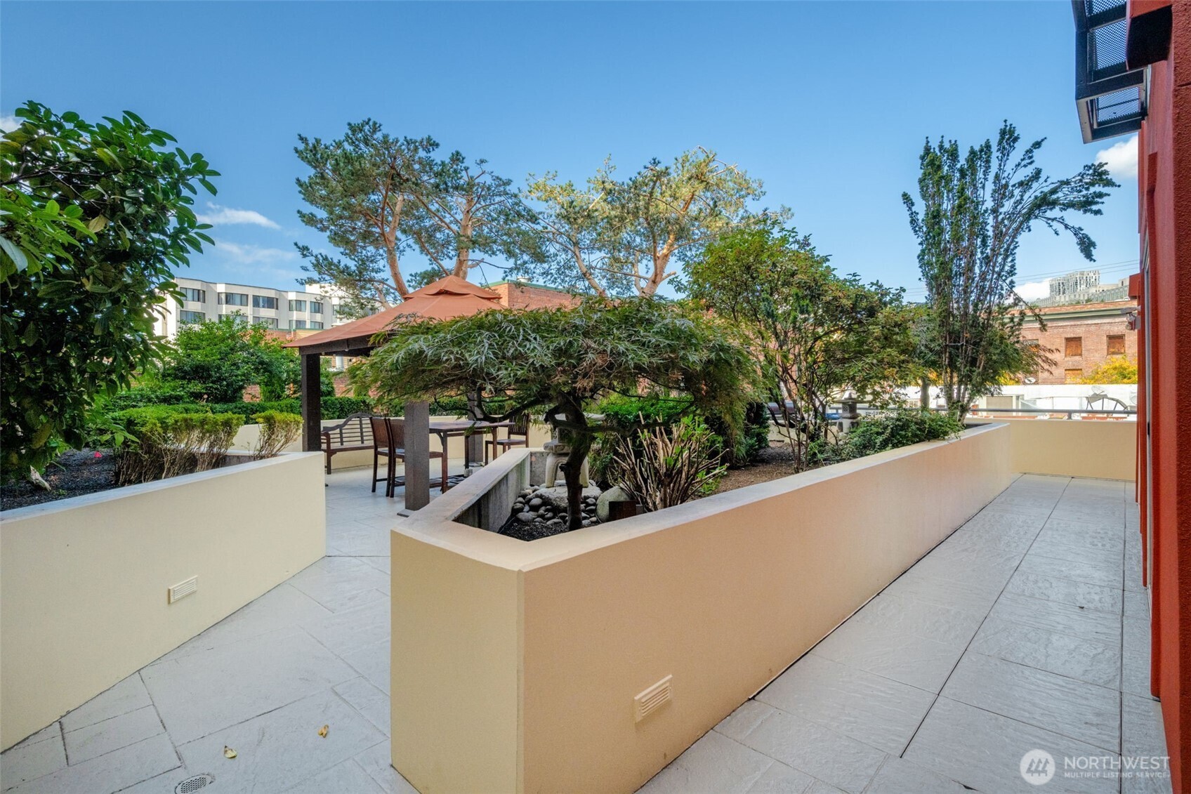 property viewer photo 20