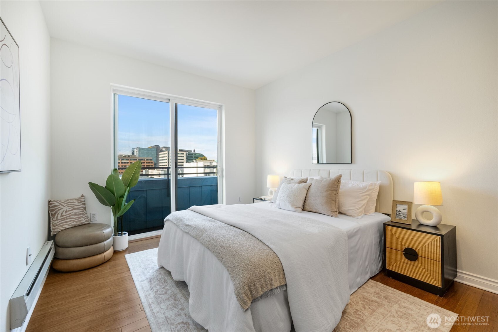 property viewer photo 3