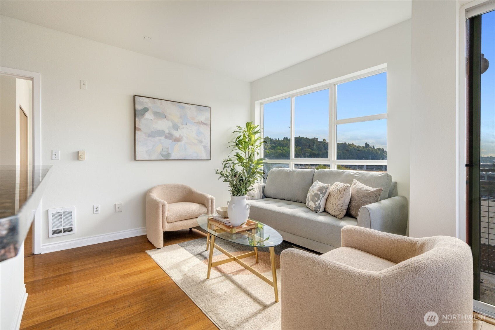 property viewer photo 7
