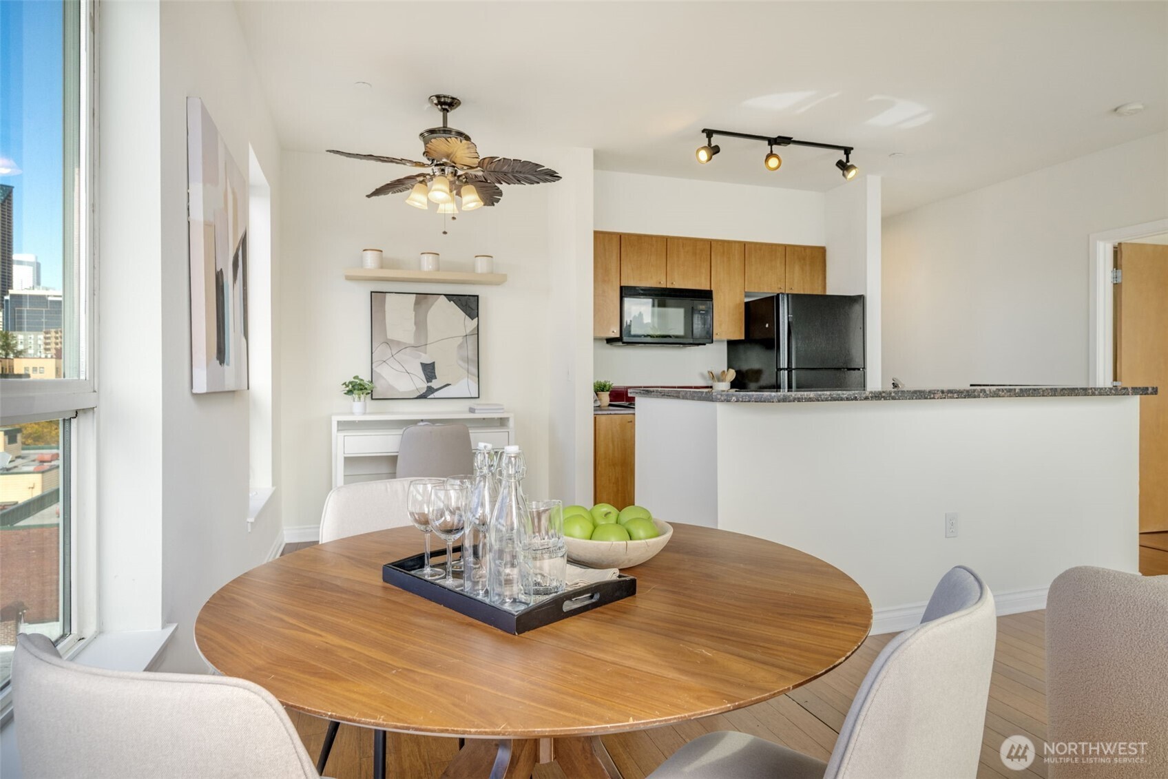 property viewer photo 8