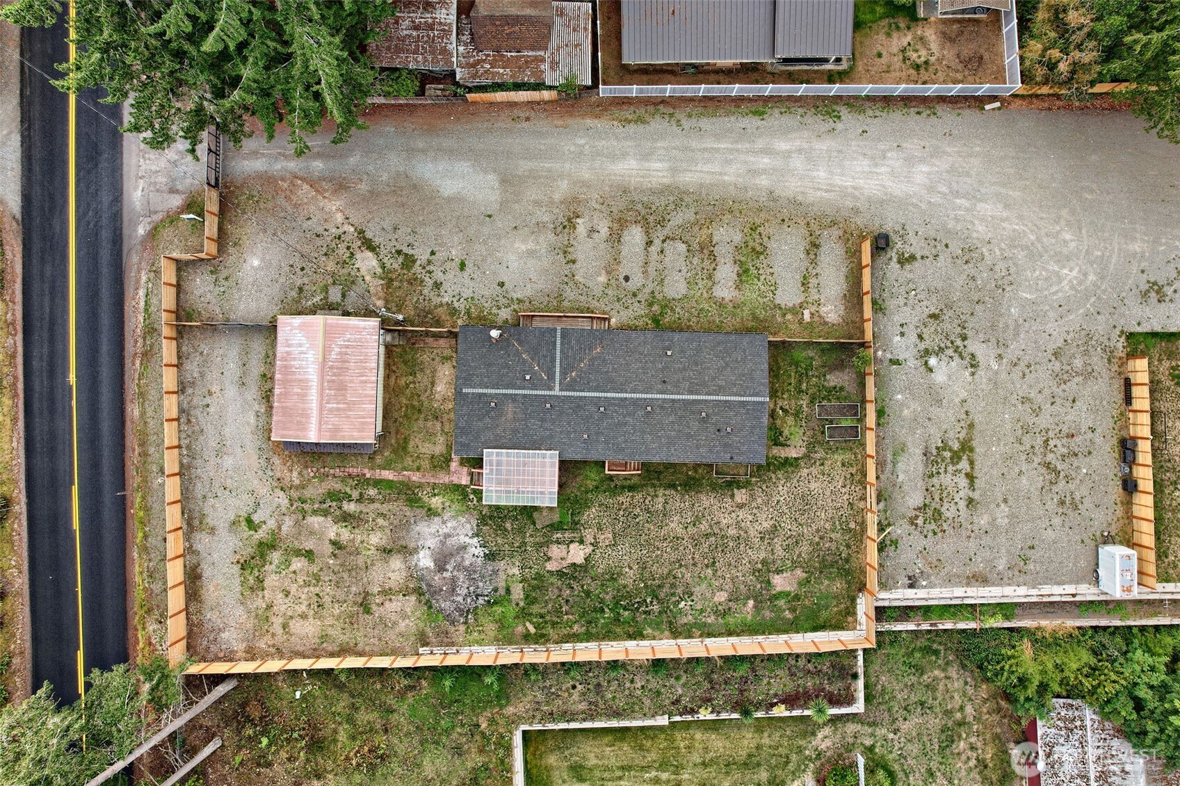 main property photo 33