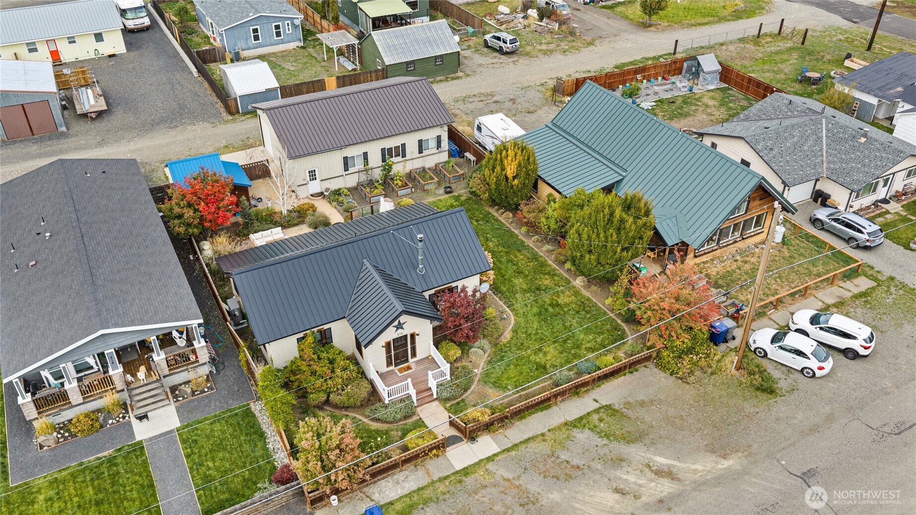 main property photo 32