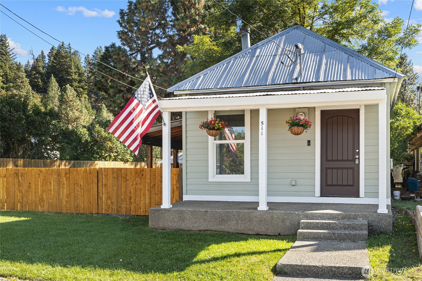 main property photo 0