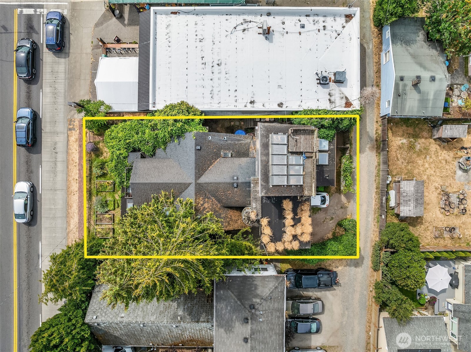 main property photo 27