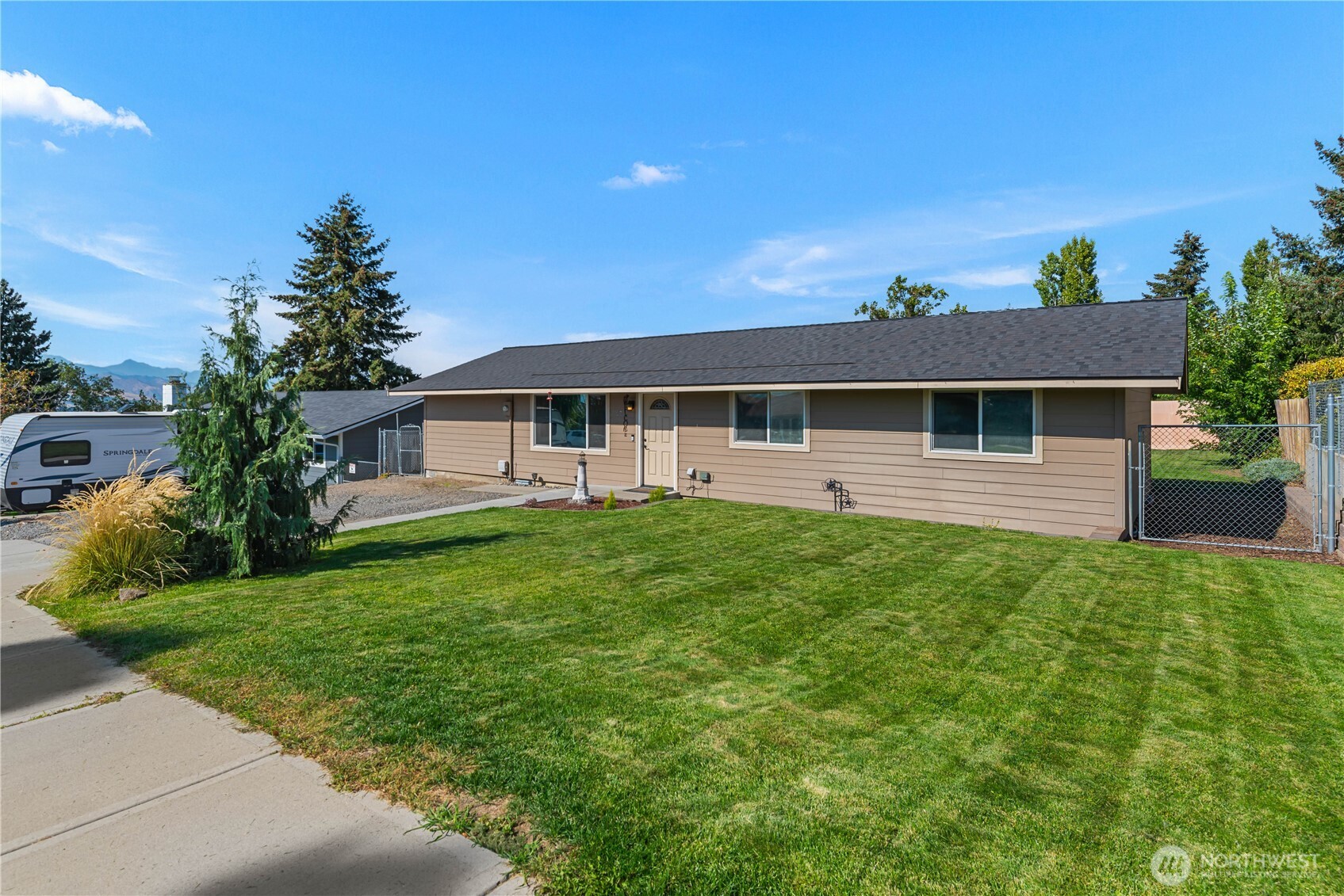 main property photo 0