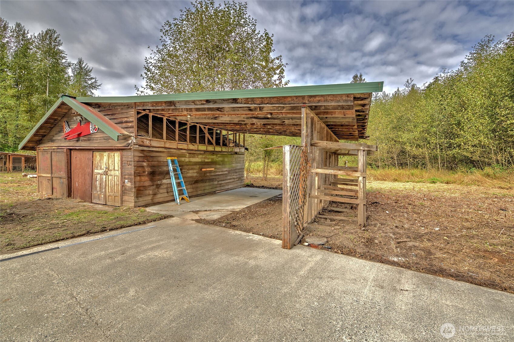 main property photo 36