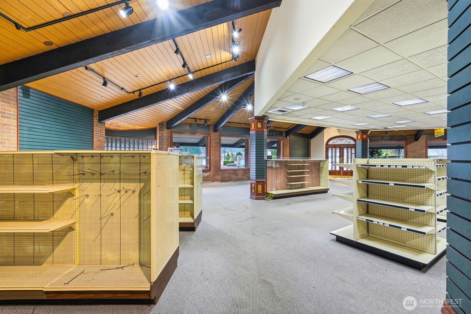 main property photo 19