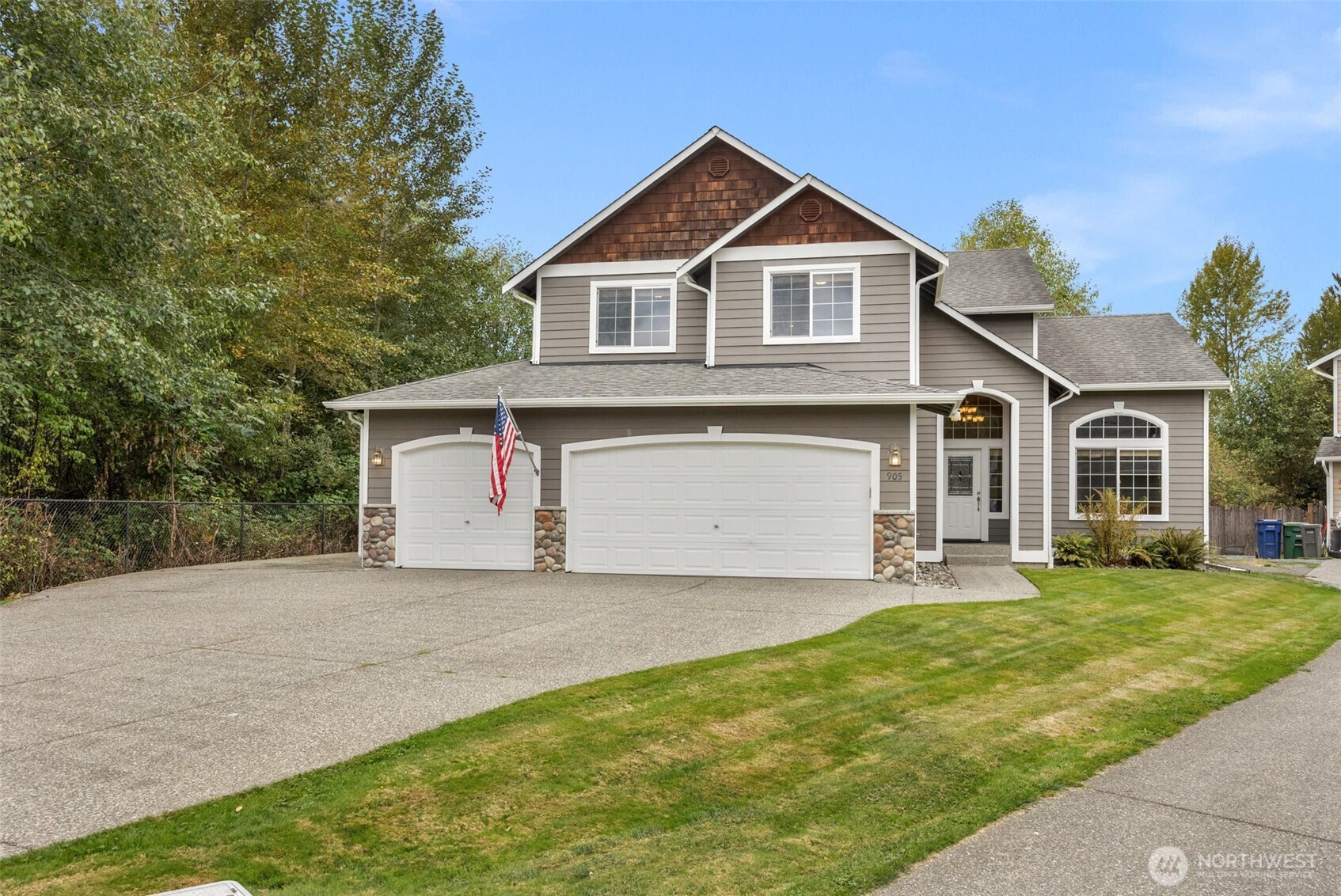 main property photo 0