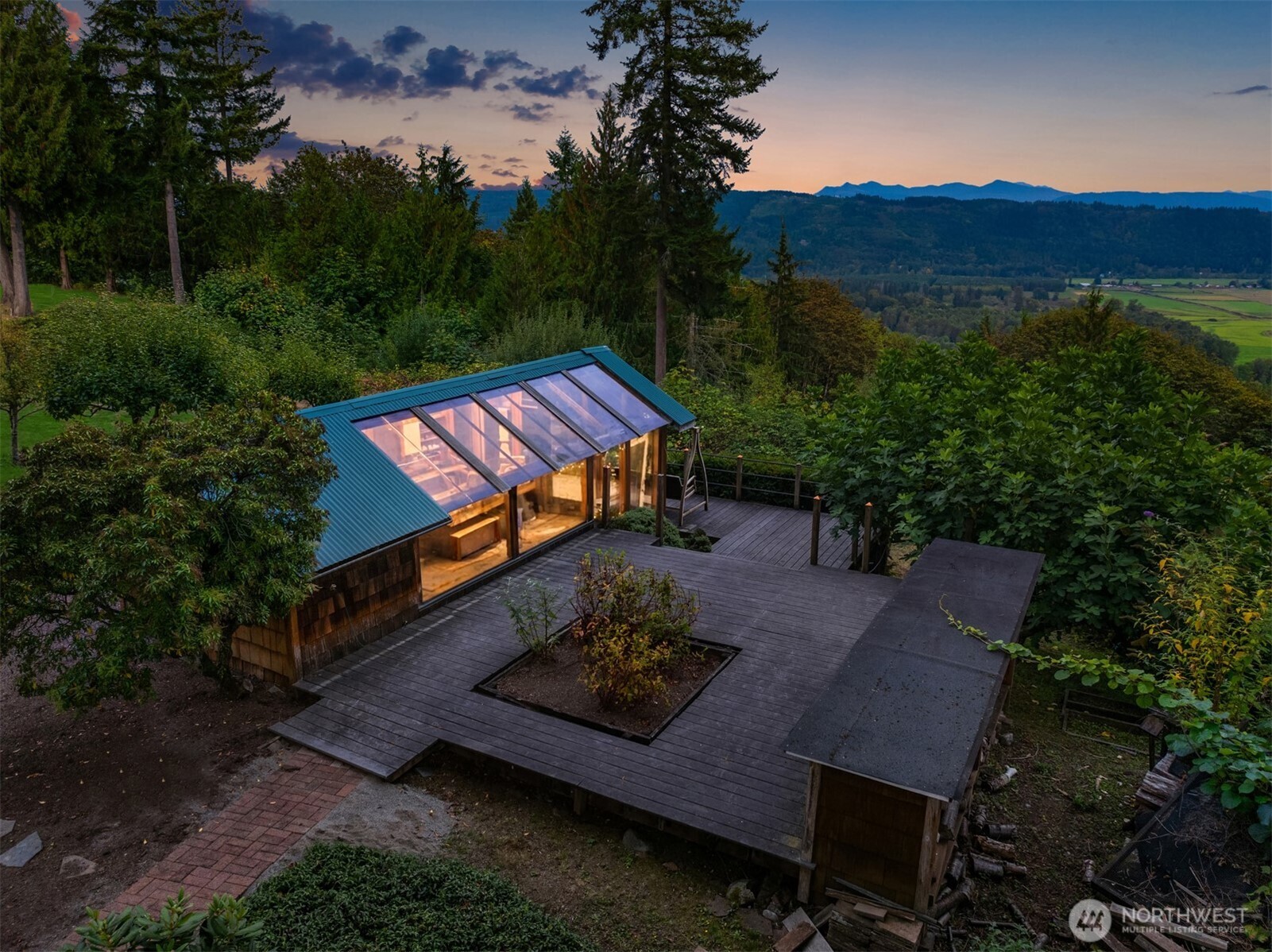 main property photo 30