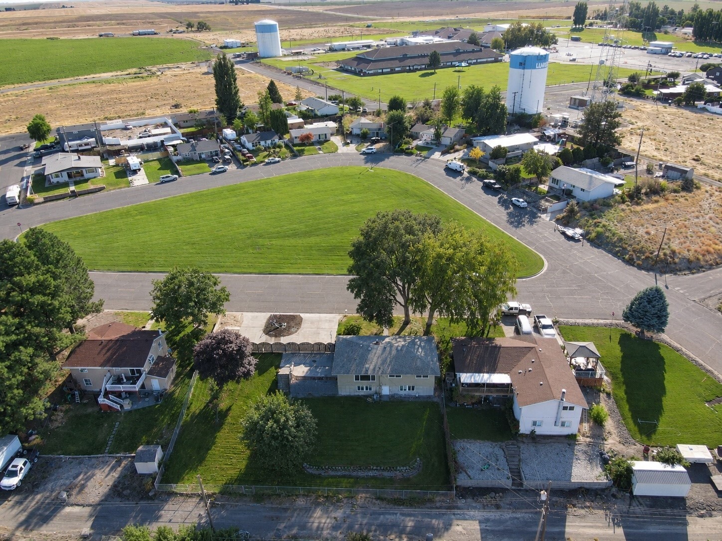 main property photo 30