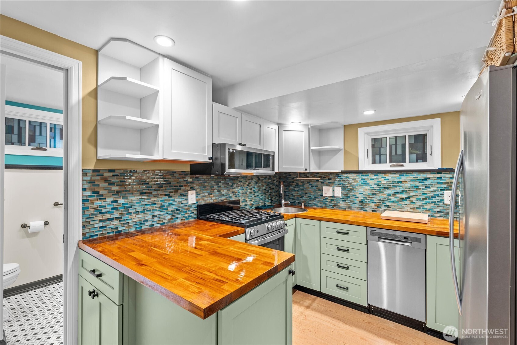 main property photo 28