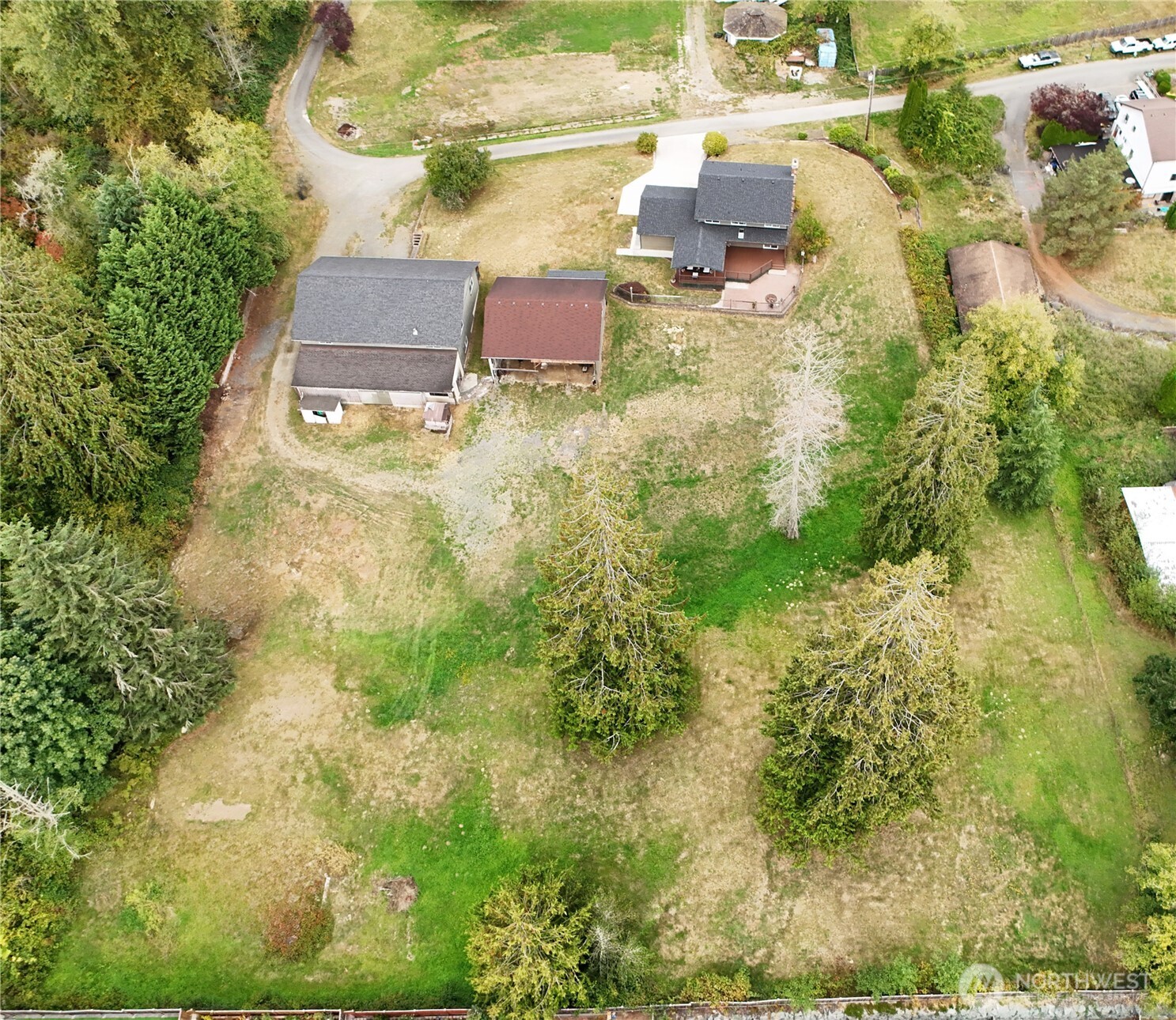 main property photo 39