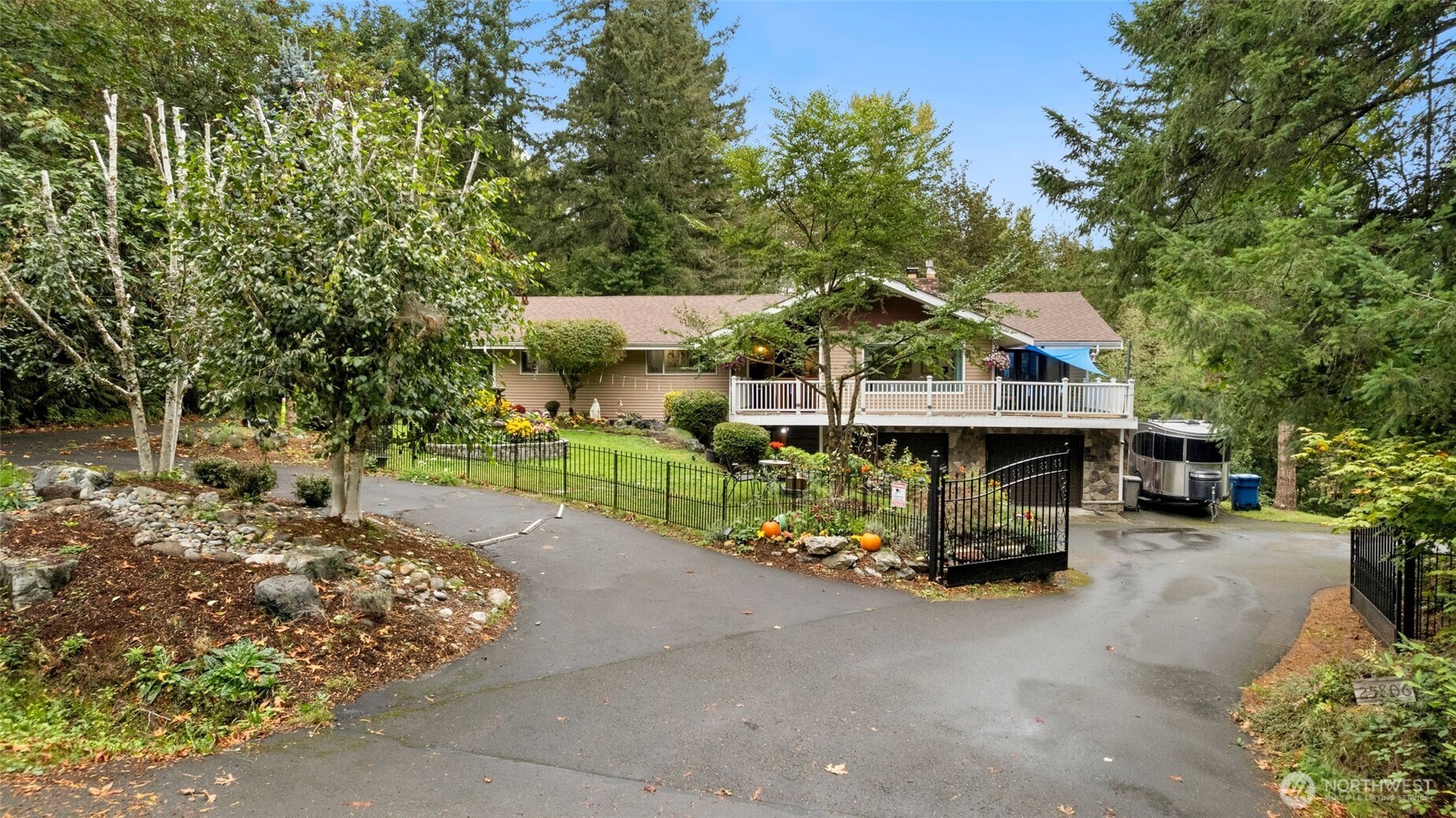 main property photo 0