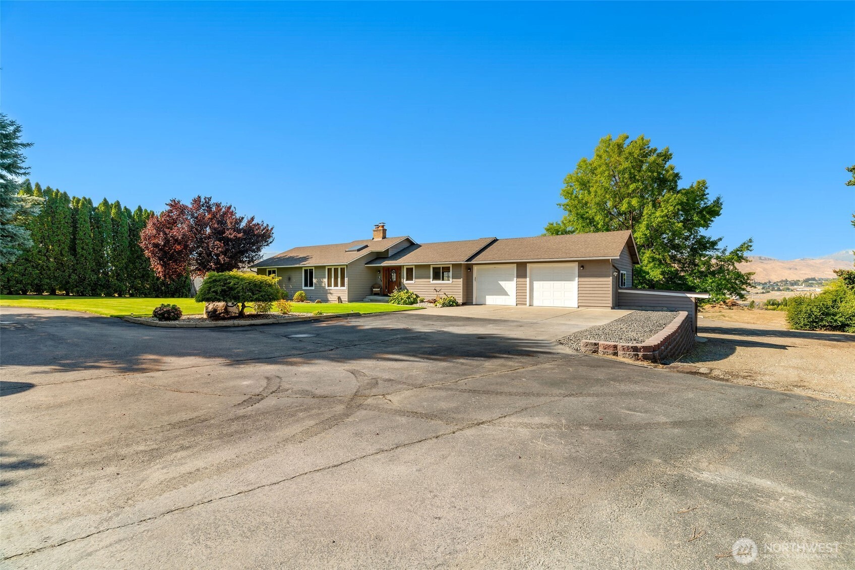 main property photo 0