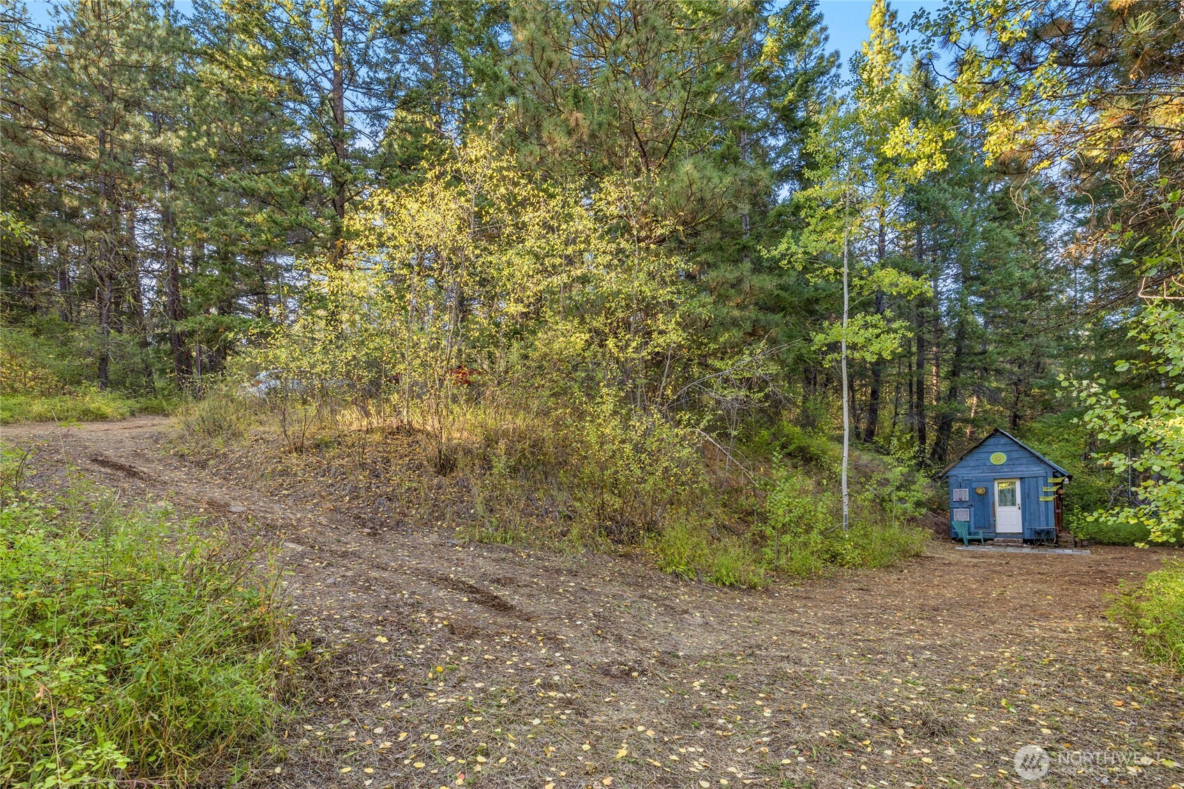 main property photo 25