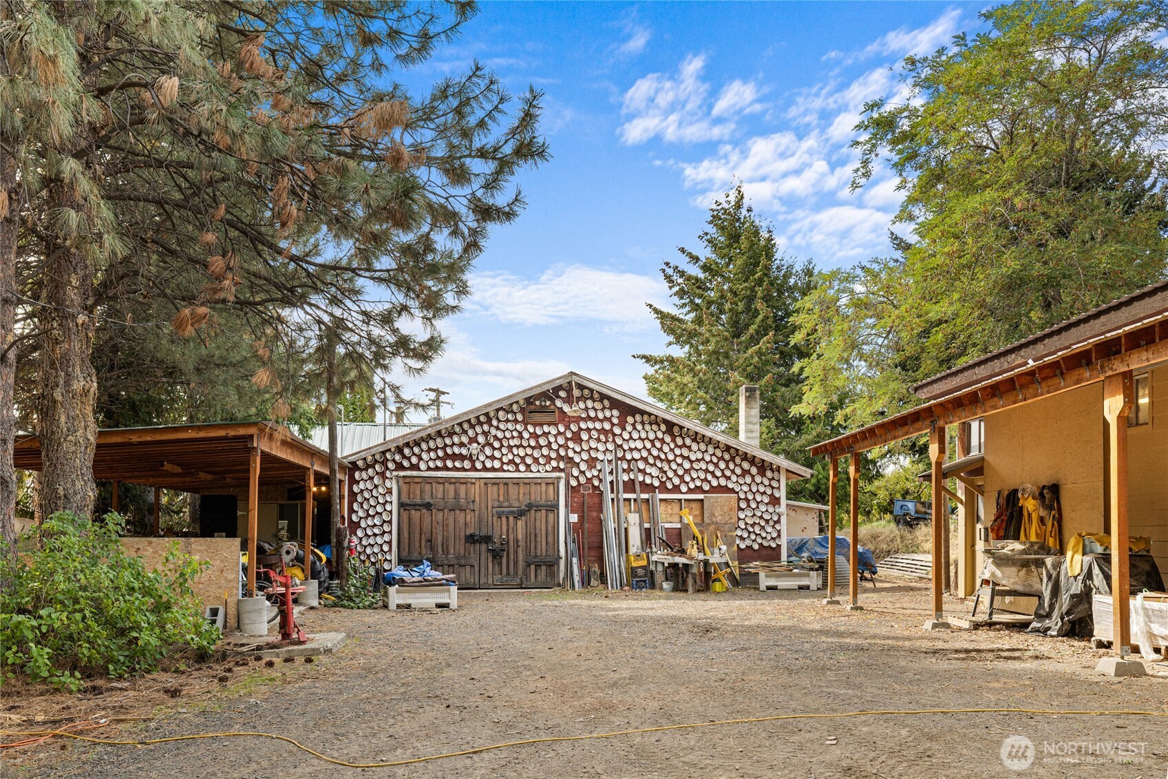 main property photo 32