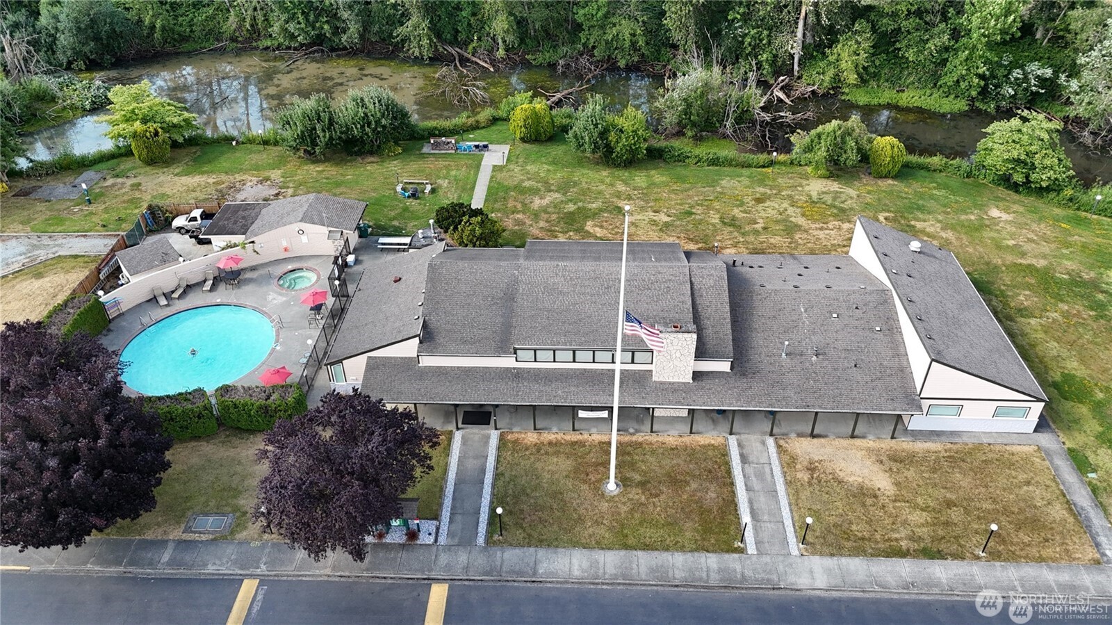 main property photo 23