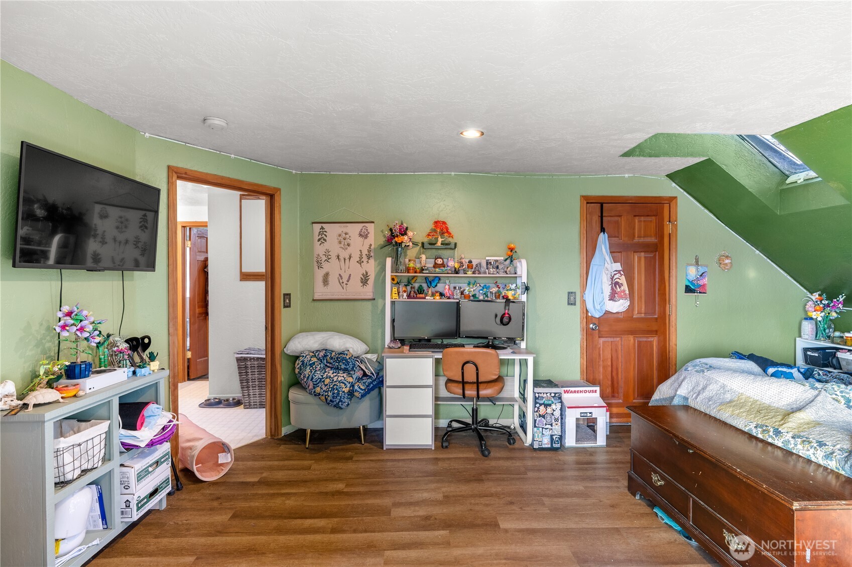 main property photo 18