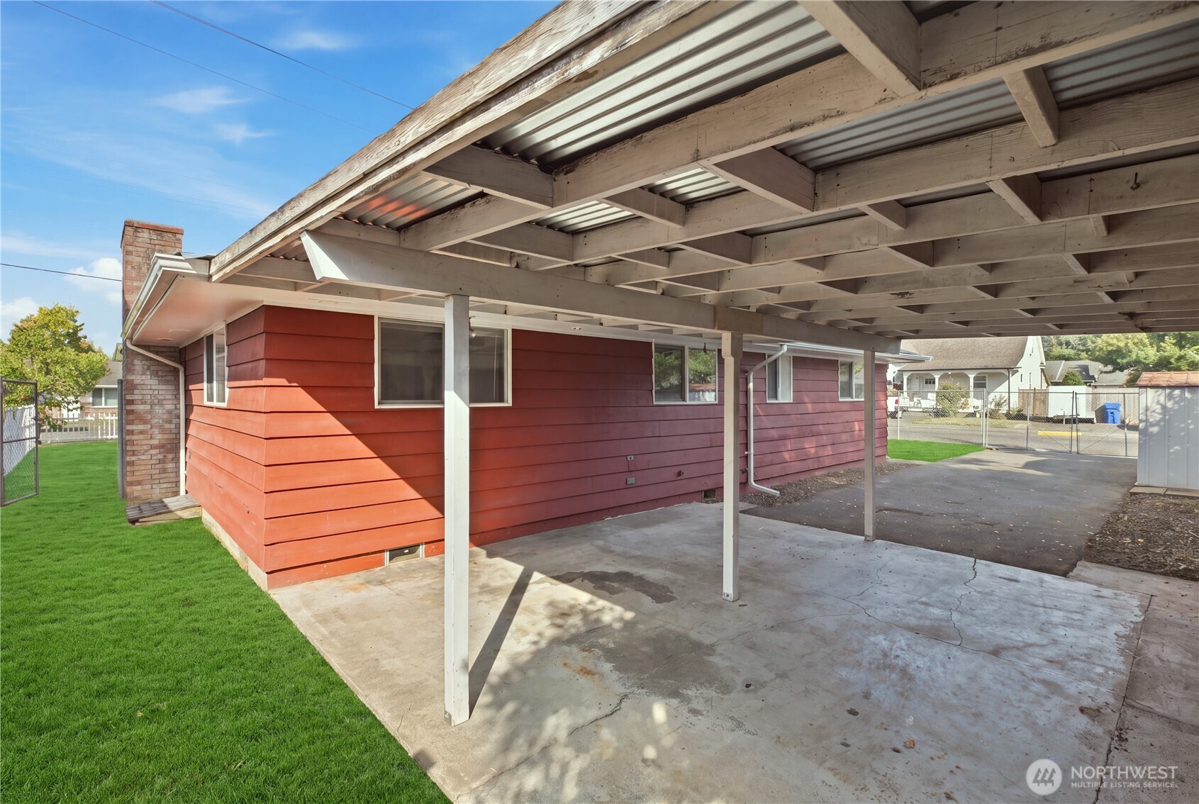 main property photo 32