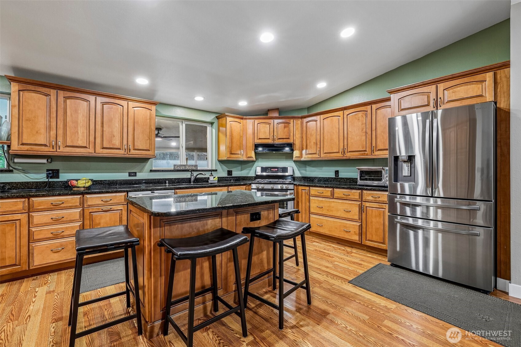 main property photo 13