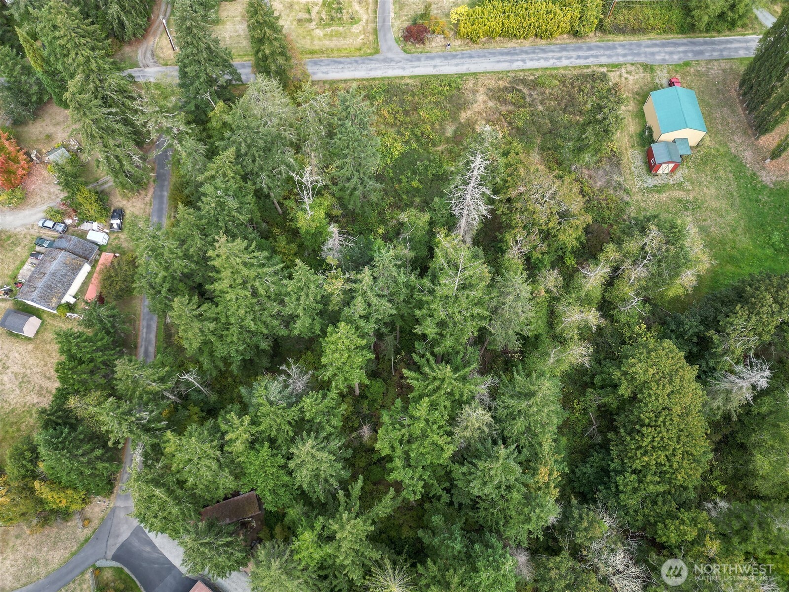 main property photo 30
