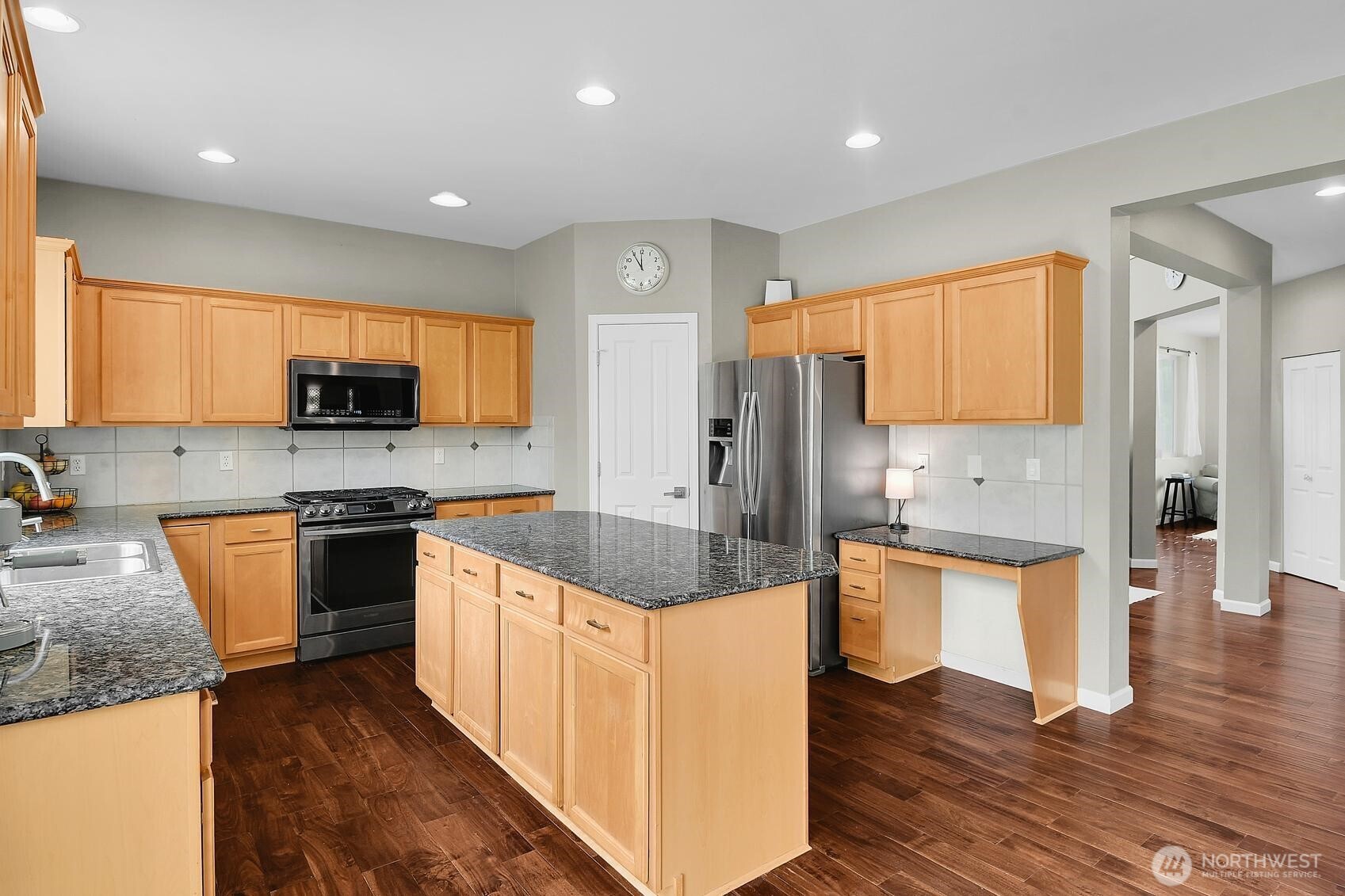 main property photo 7