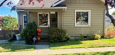 image of property with 3 Bed | 1 Bath | 1,077 Sqft