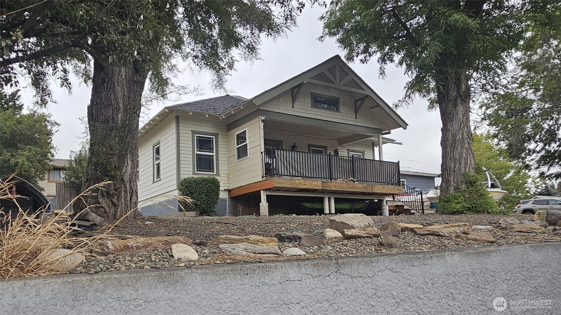 main property photo 0