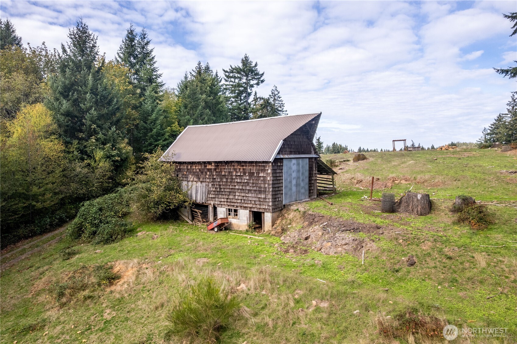 main property photo 36